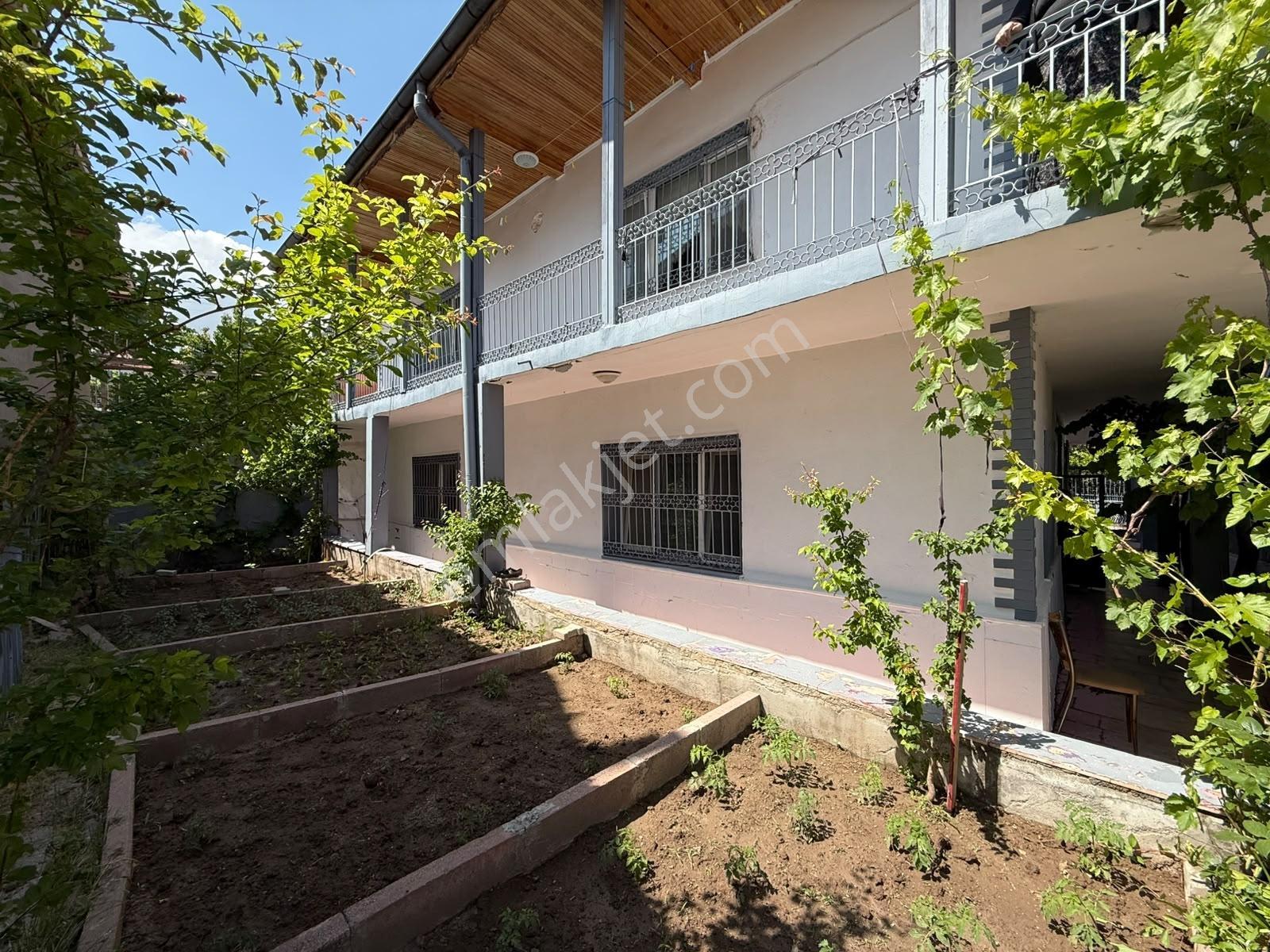 Sivas Çepni'de Satılık 2 Katlı Müstakil Ev — fotoğraf 4
