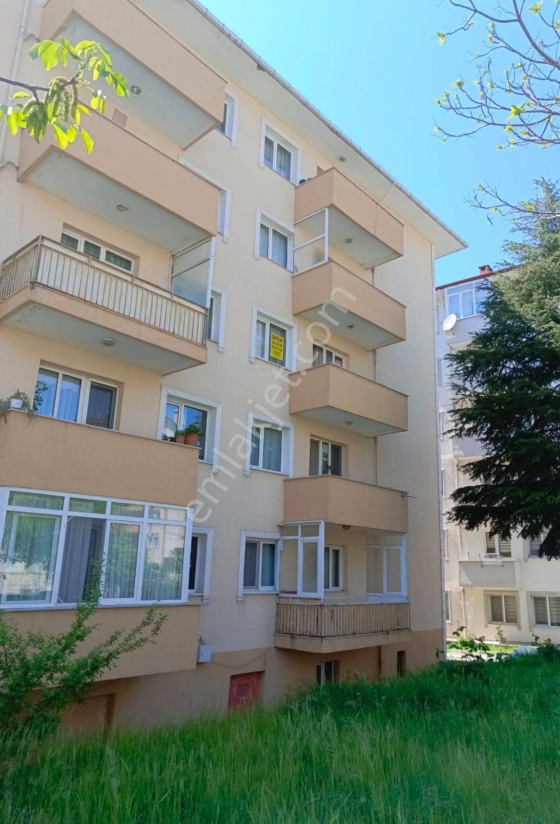 Fatih Mahallesinde Cadde Üstünde 3+1 Ara Kat Daire