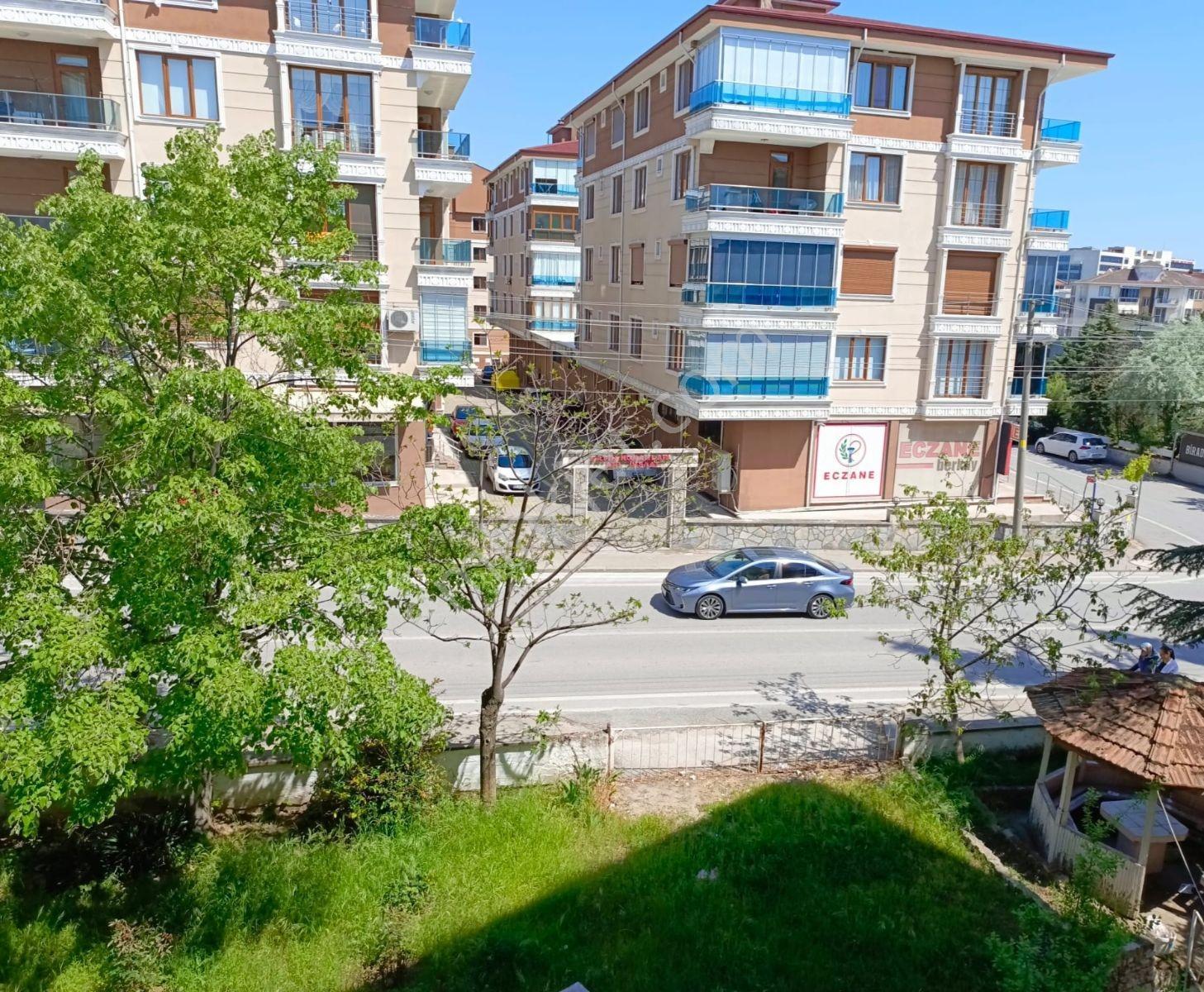 Fatih Mahallesinde Cadde Üstünde 3+1 Ara Kat Daire — fotoğraf 3