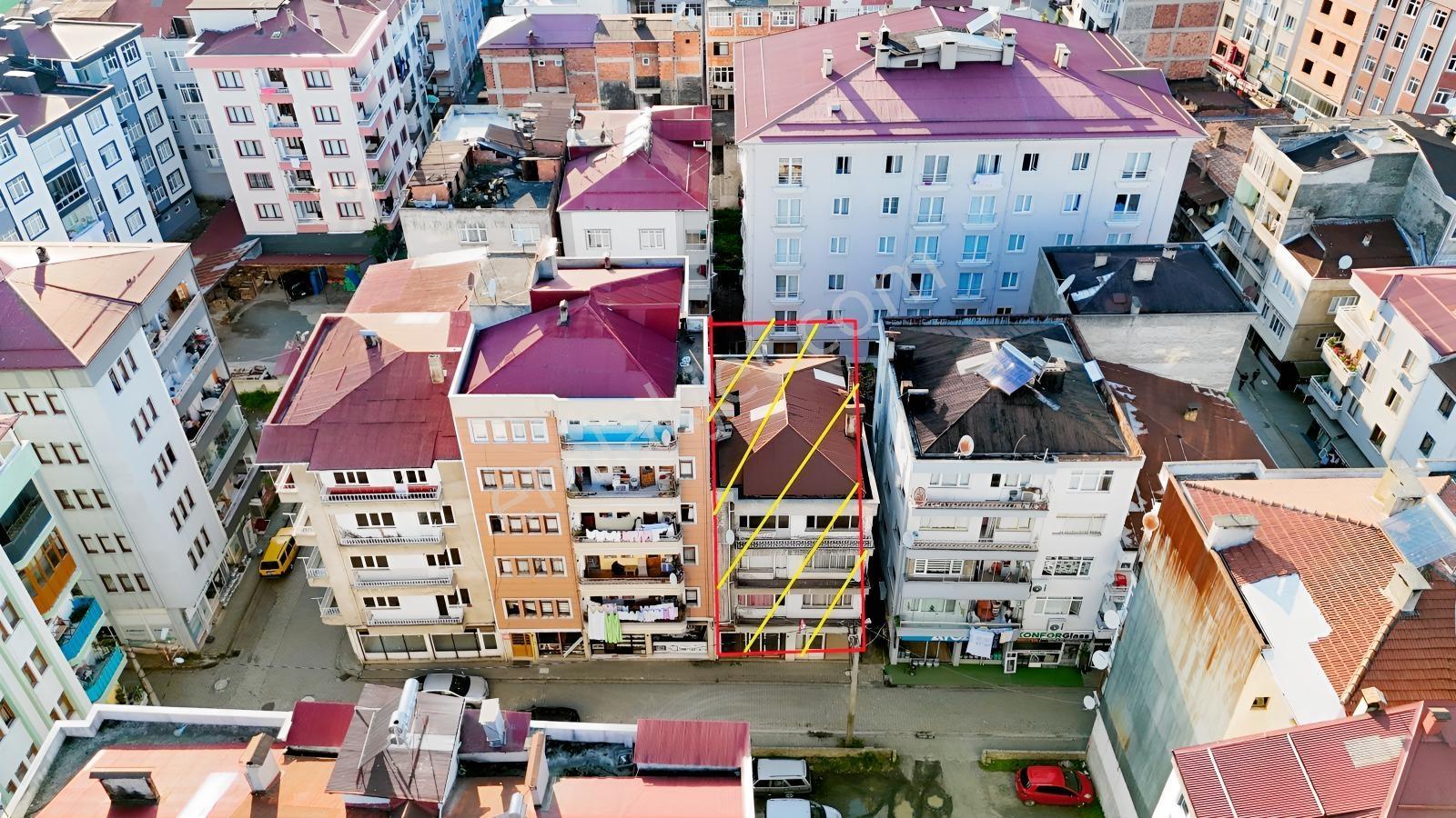 Mabel'den Çarşı İçinde Satılık 200 M2 Arsa Ve İçerisinde Bina — fotoğraf 2