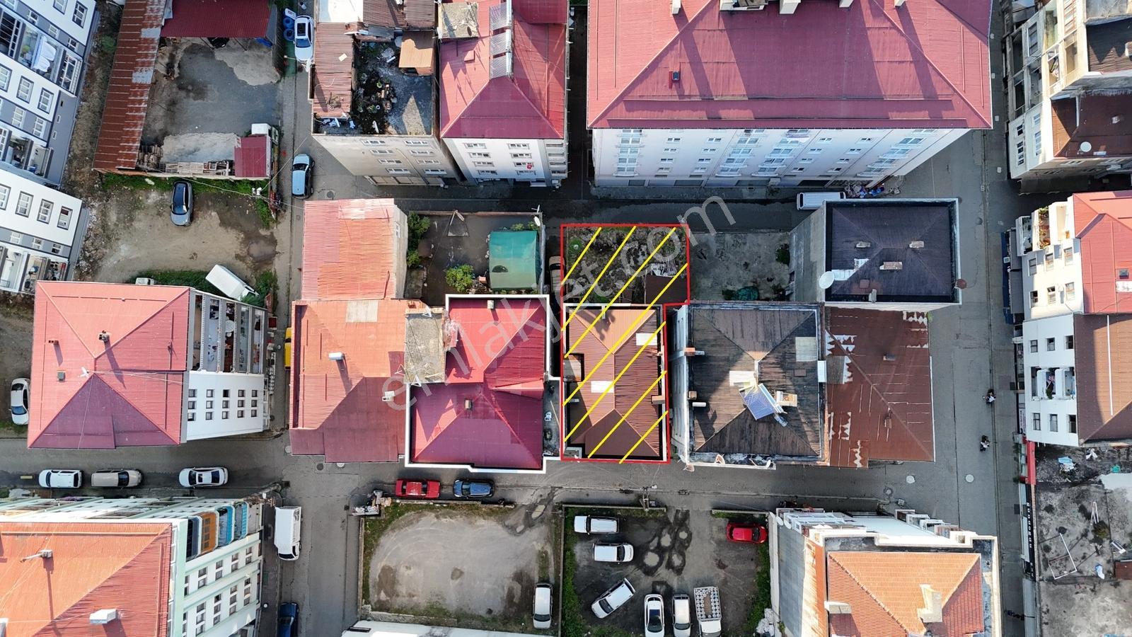 Mabel'den Çarşı İçinde Satılık 200 M2 Arsa Ve İçerisinde Bina — fotoğraf 3