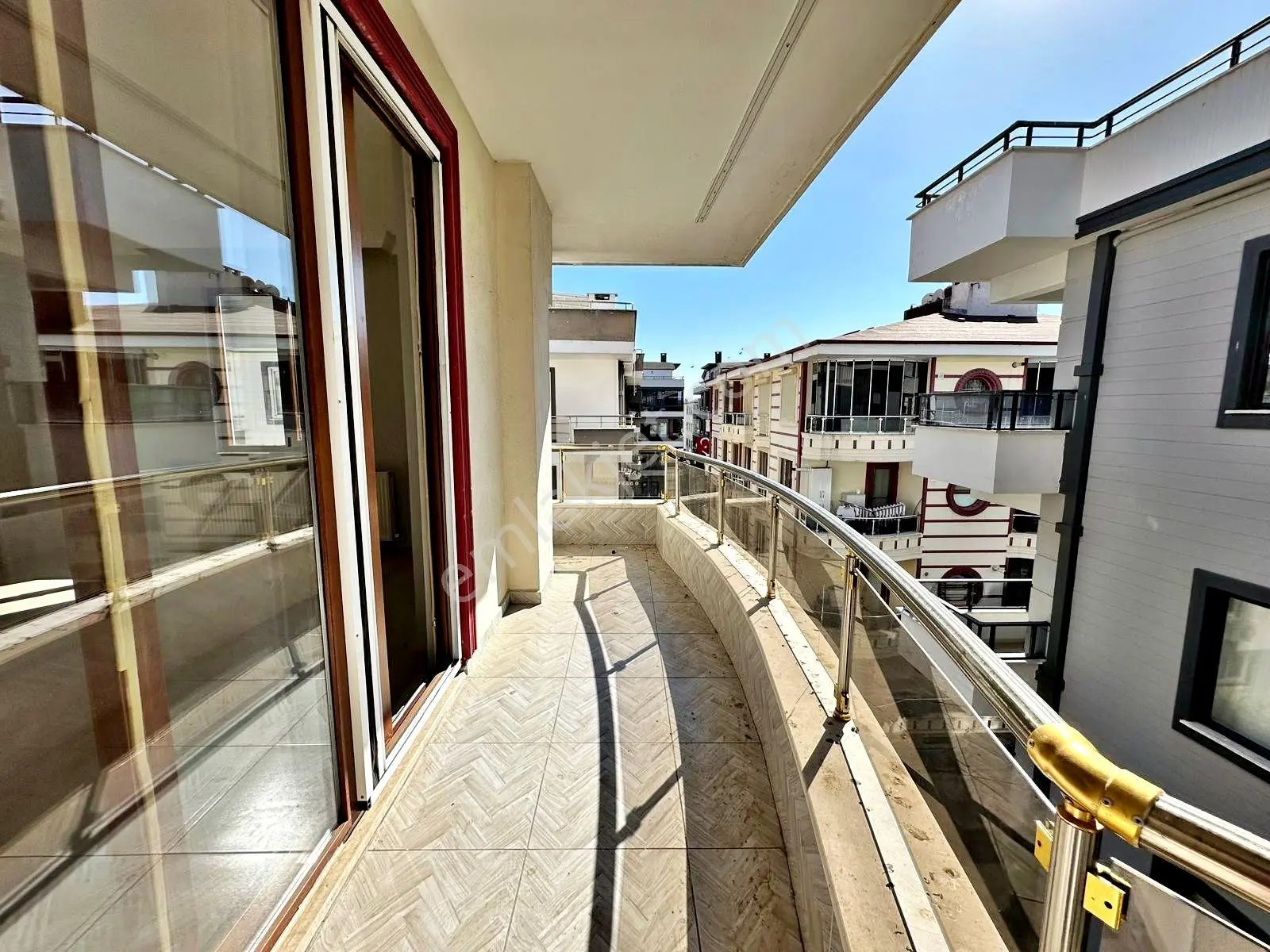 ⫸best Emlaktan⫷akçay'da Ön Cephe Fırsat Ayrı Mutfak Ebeveyn Banyolu Asansörlü 2+1 Daire — fotoğraf 6