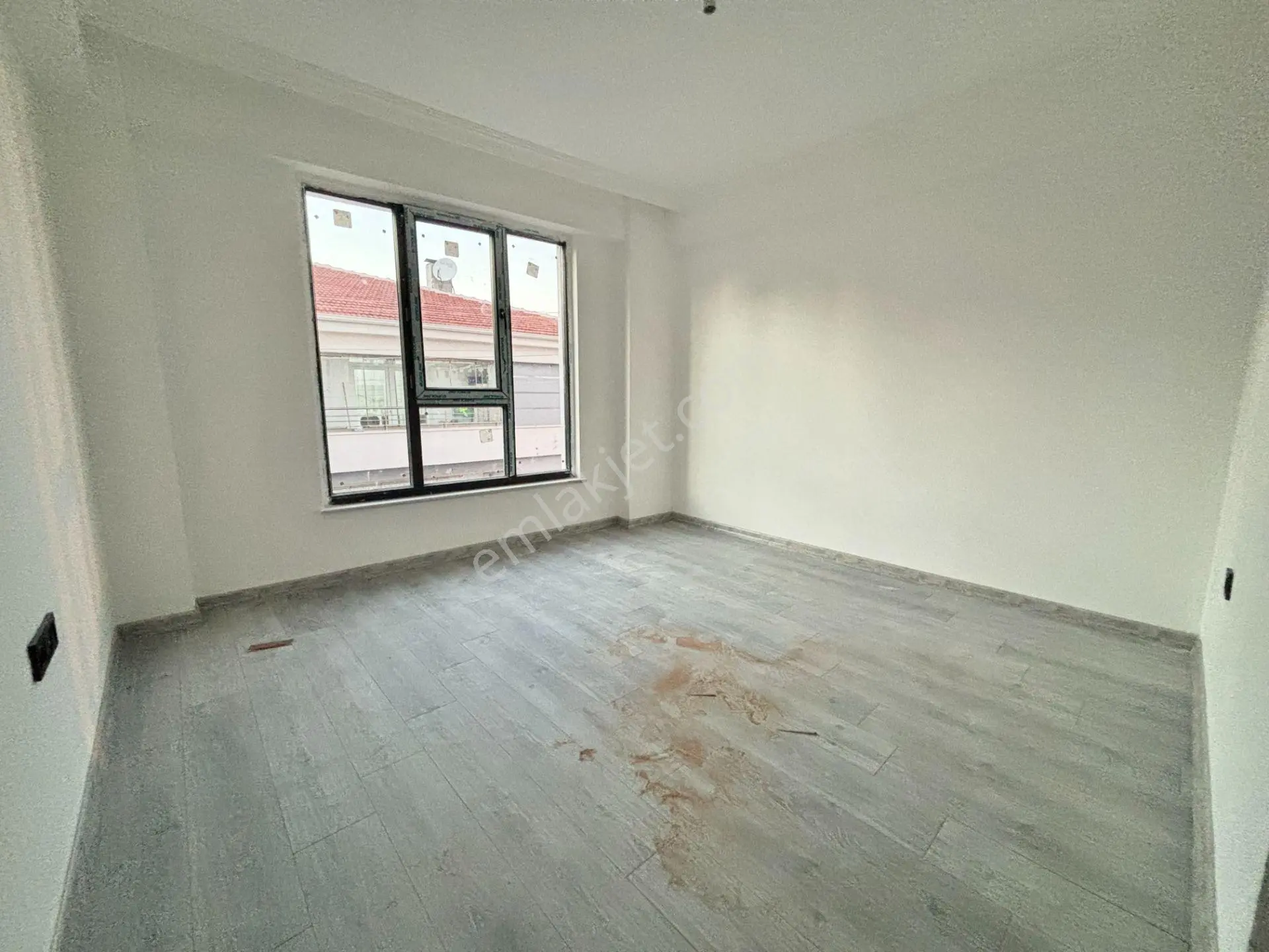 Estorıa'dan Büyükpark Yakını Özel Garajlı Arakat 2+1 Daire — fotoğraf 12