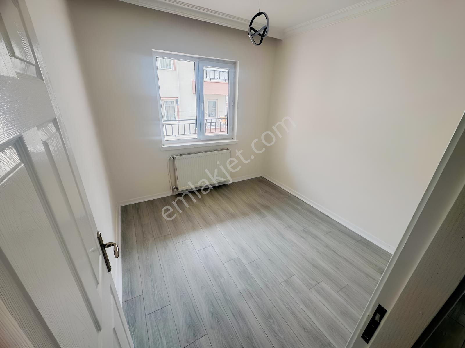 Malazgirt Mah'de 3+1 120m2 Asansörlü Full Yapılı Cadde Üzeri — fotoğraf 12