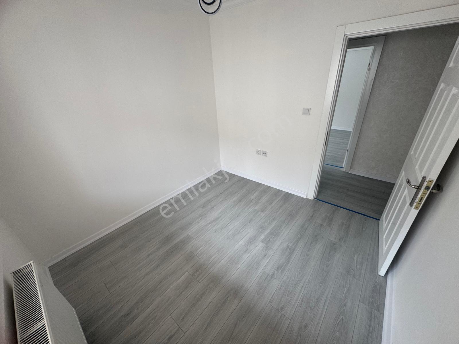 Malazgirt Mah'de 3+1 120m2 Asansörlü Full Yapılı Cadde Üzeri — fotoğraf 13