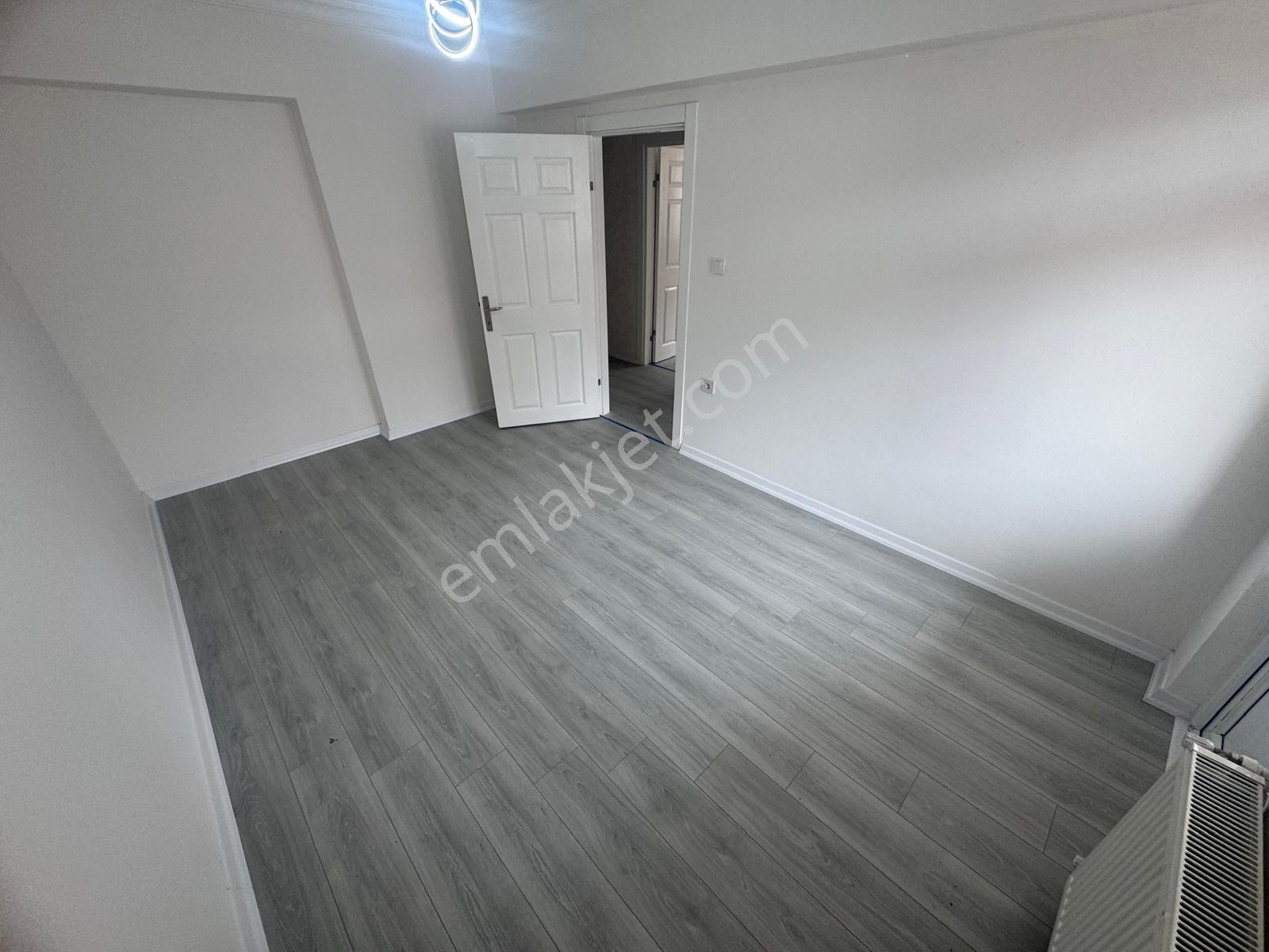 Malazgirt Mah'de 3+1 120m2 Asansörlü Full Yapılı Cadde Üzeri — fotoğraf 14