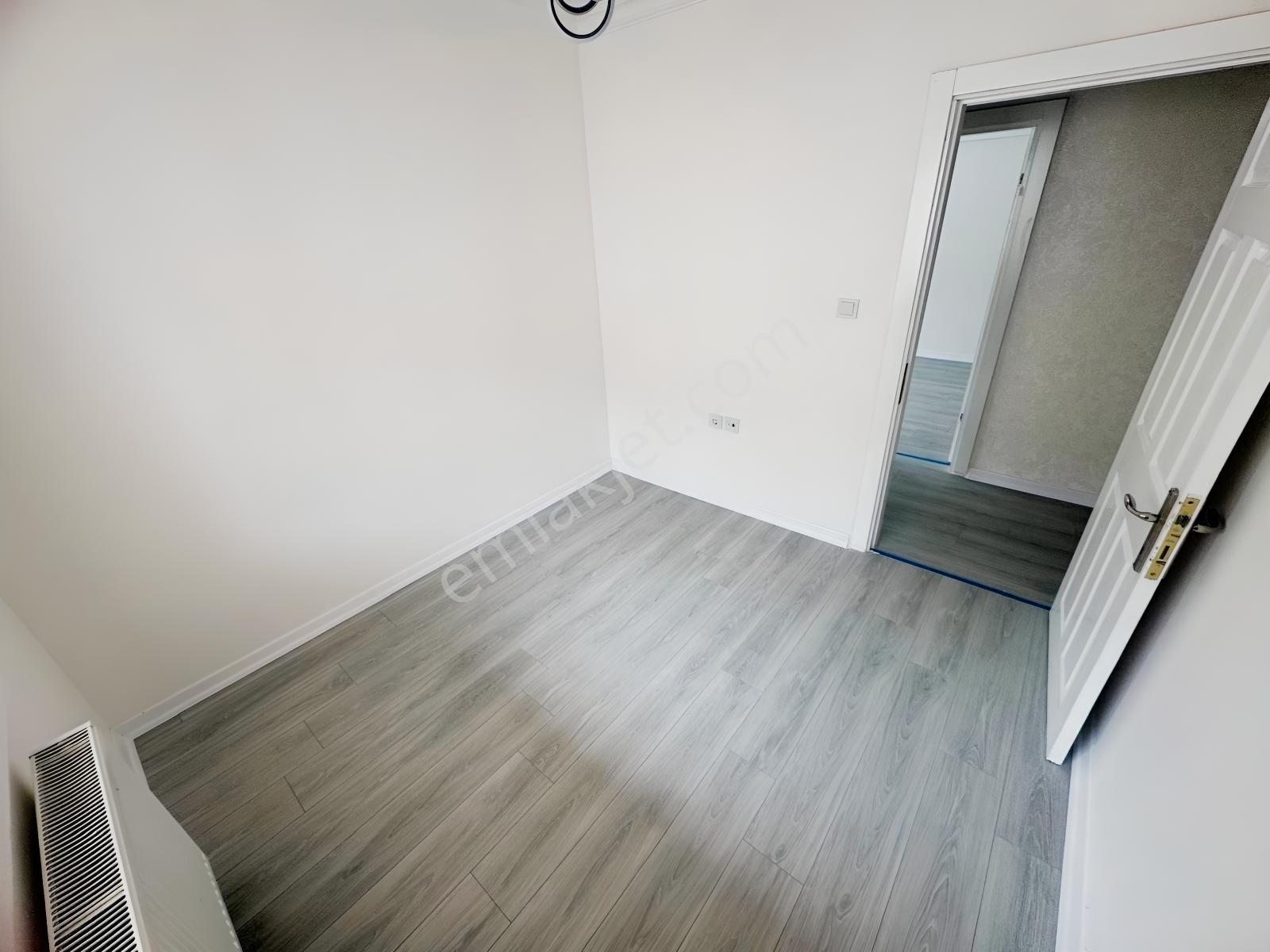 Malazgirt Mah'de 3+1 120m2 Asansörlü Full Yapılı Cadde Üzeri — fotoğraf 17