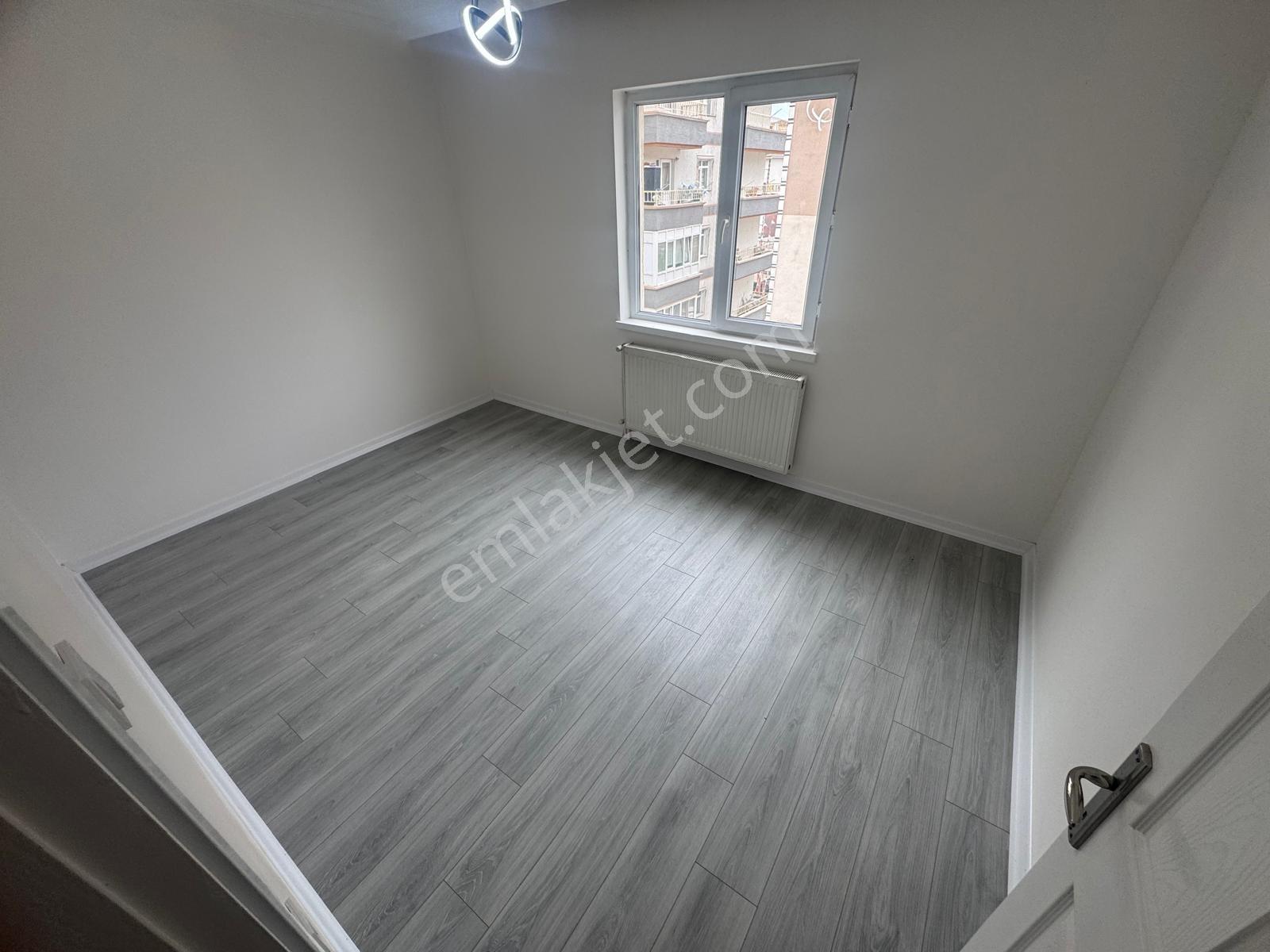 Malazgirt Mah'de 3+1 120m2 Asansörlü Full Yapılı Cadde Üzeri — fotoğraf 19