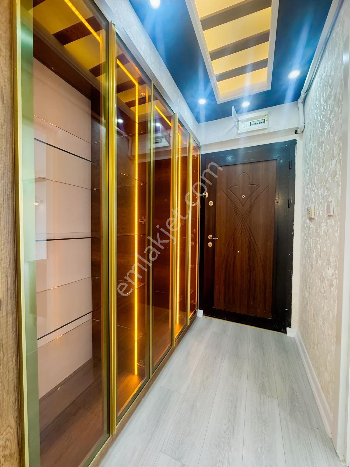 Malazgirt Mah'de 3+1 120m2 Asansörlü Full Yapılı Cadde Üzeri — fotoğraf 21