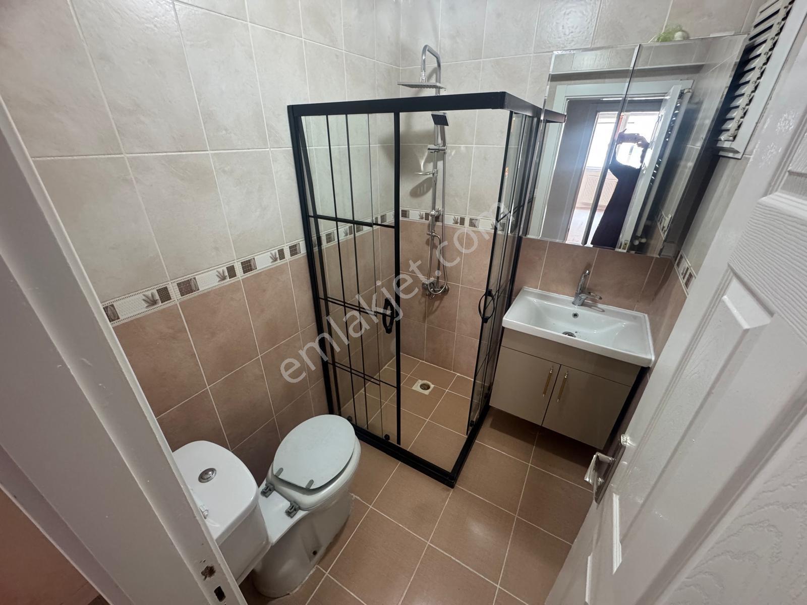 Malazgirt Mah'de 3+1 120m2 Asansörlü Full Yapılı Cadde Üzeri — fotoğraf 25