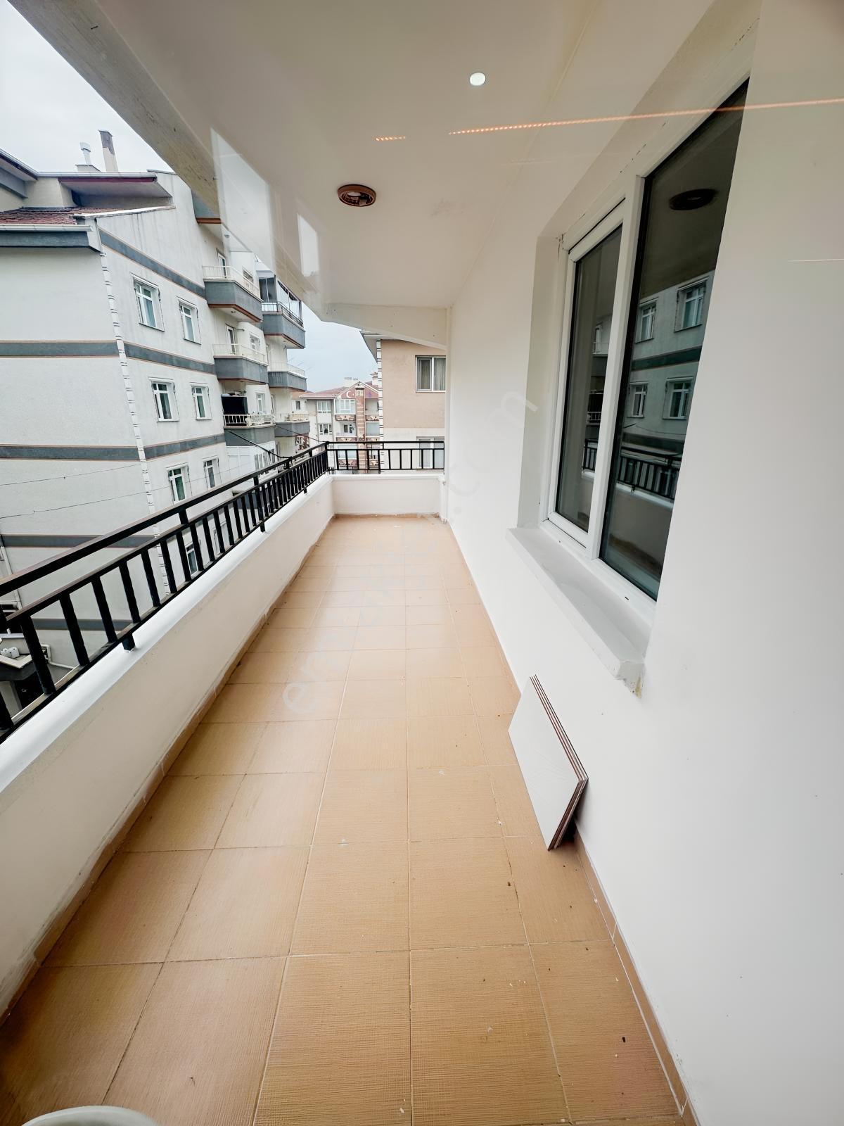Malazgirt Mah'de 3+1 120m2 Asansörlü Full Yapılı Cadde Üzeri — fotoğraf 27
