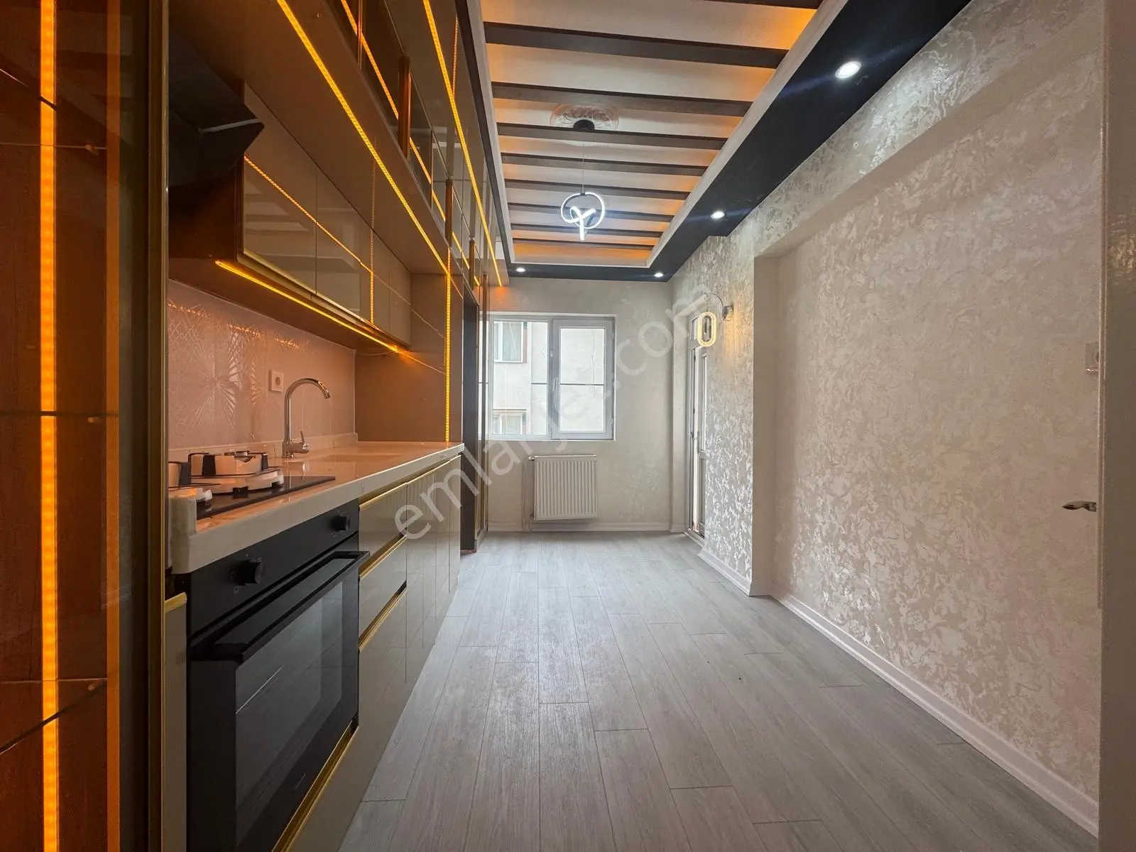 Malazgirt Mah'de 3+1 120m2 Asansörlü Full Yapılı Cadde Üzeri — fotoğraf 35