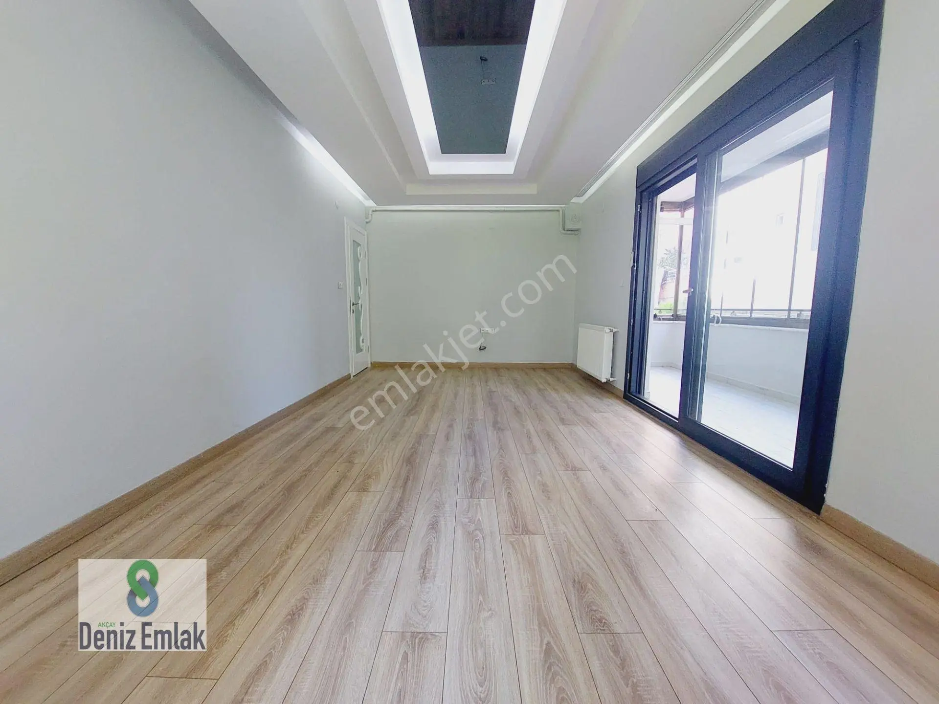 Denizden Akçayda Asansörlü Yeni Doğalgazlı Satılık 2+1 Daire. — fotoğraf 2