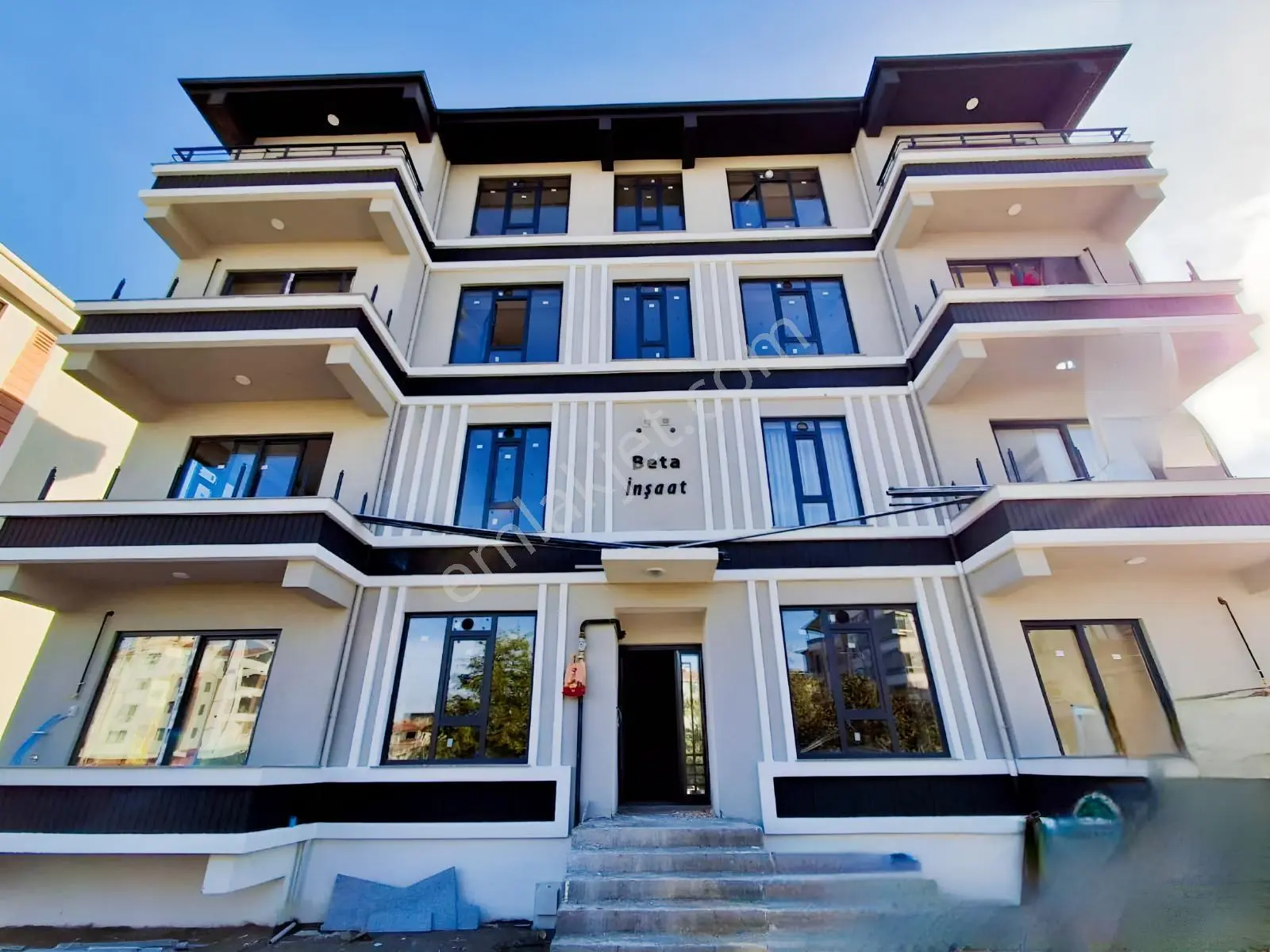 Balıkesir Altıeylül Gop Ta Köşe Konum Satılık 1+1 Daire