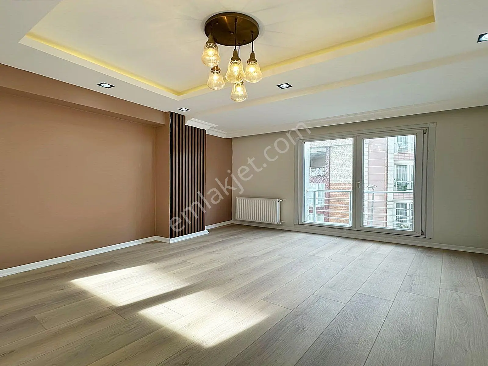 Metrobüse Yakın Tek Daire Üzeri Lüx Arakat 2+1 Satılık Daire!! — fotoğraf 2
