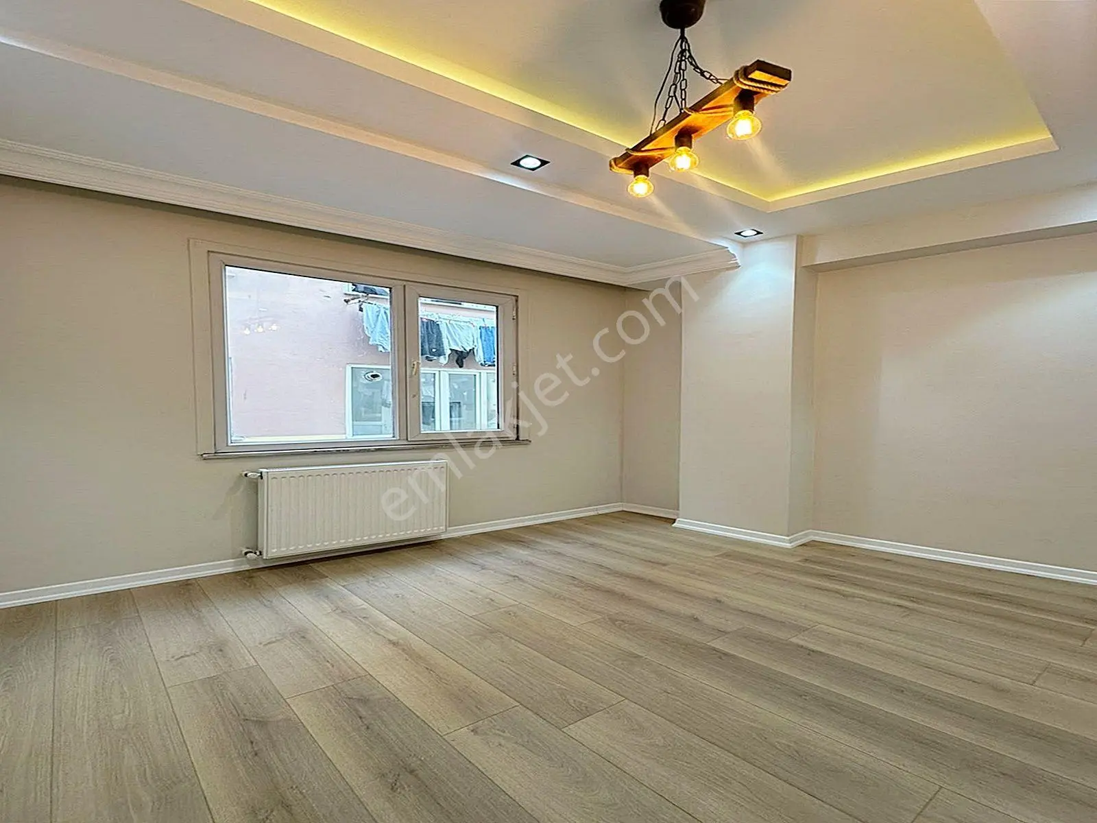Metrobüse Yakın Tek Daire Üzeri Lüx Arakat 2+1 Satılık Daire!! — fotoğraf 3