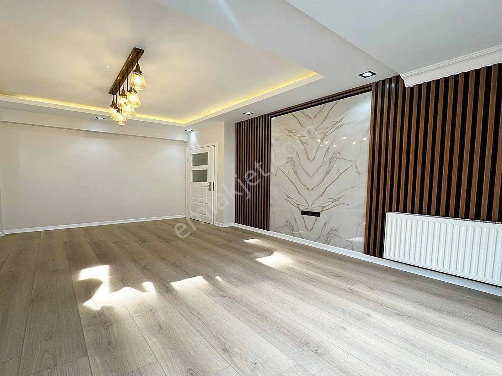 Metrobüse Yakın Tek Daire Üzeri Lüx Arakat 2+1 Satılık Daire!! — fotoğraf 7