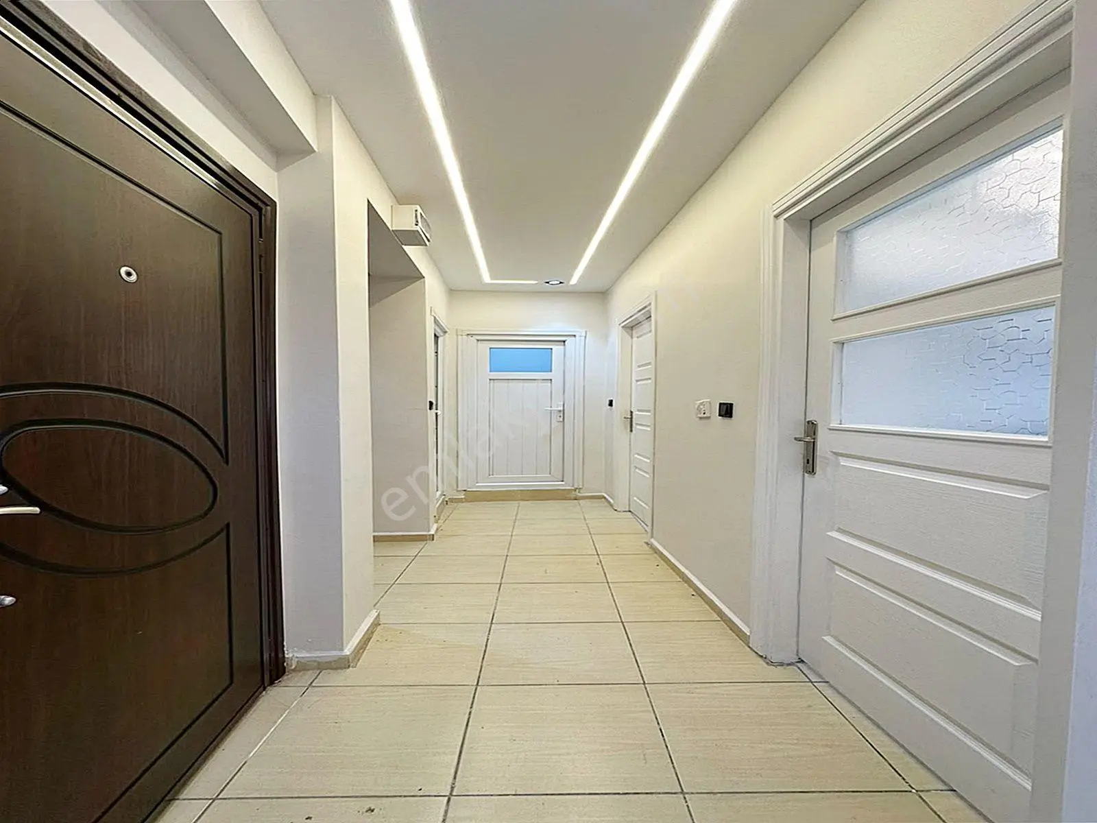 Metrobüse Yakın Tek Daire Üzeri Lüx Arakat 2+1 Satılık Daire!! — fotoğraf 11
