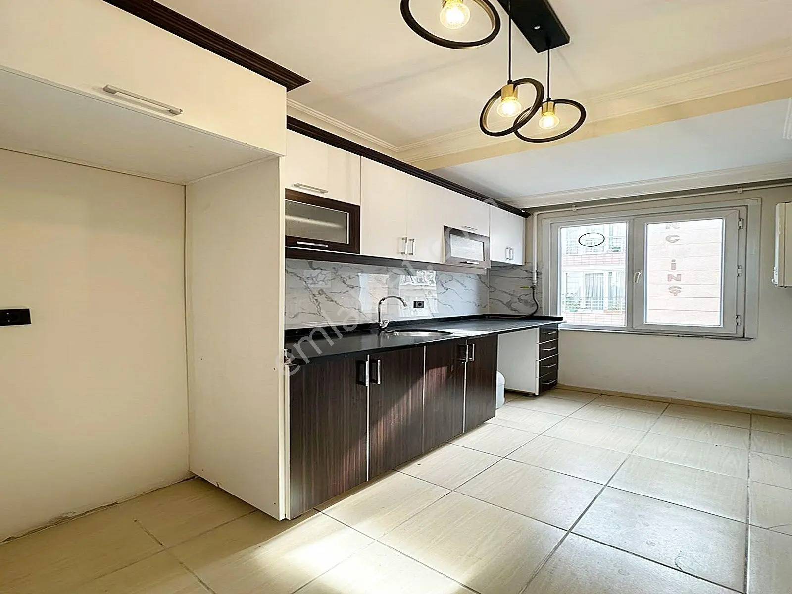 Metrobüse Yakın Tek Daire Üzeri Lüx Arakat 2+1 Satılık Daire!! — fotoğraf 17