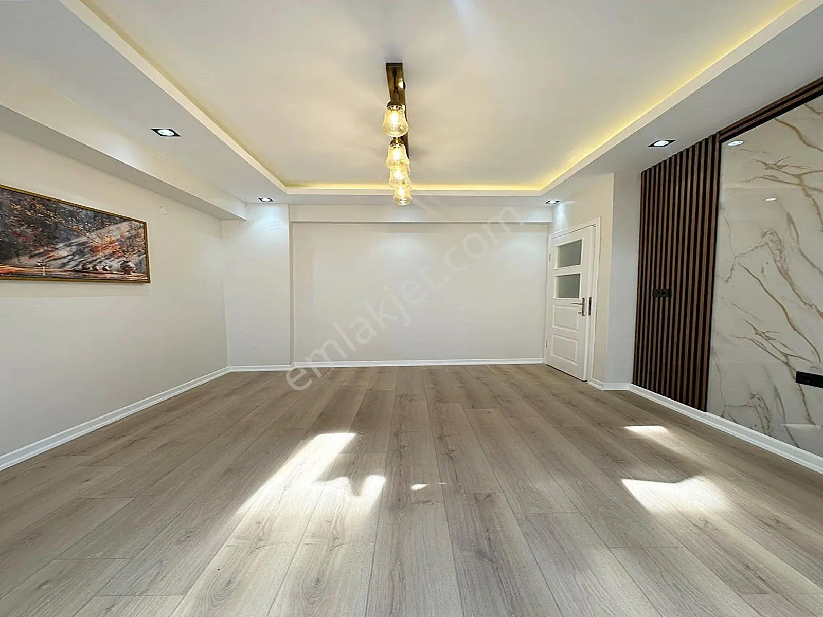 Metrobüse Yakın Tek Daire Üzeri Lüx Arakat 2+1 Satılık Daire!! — fotoğraf 18