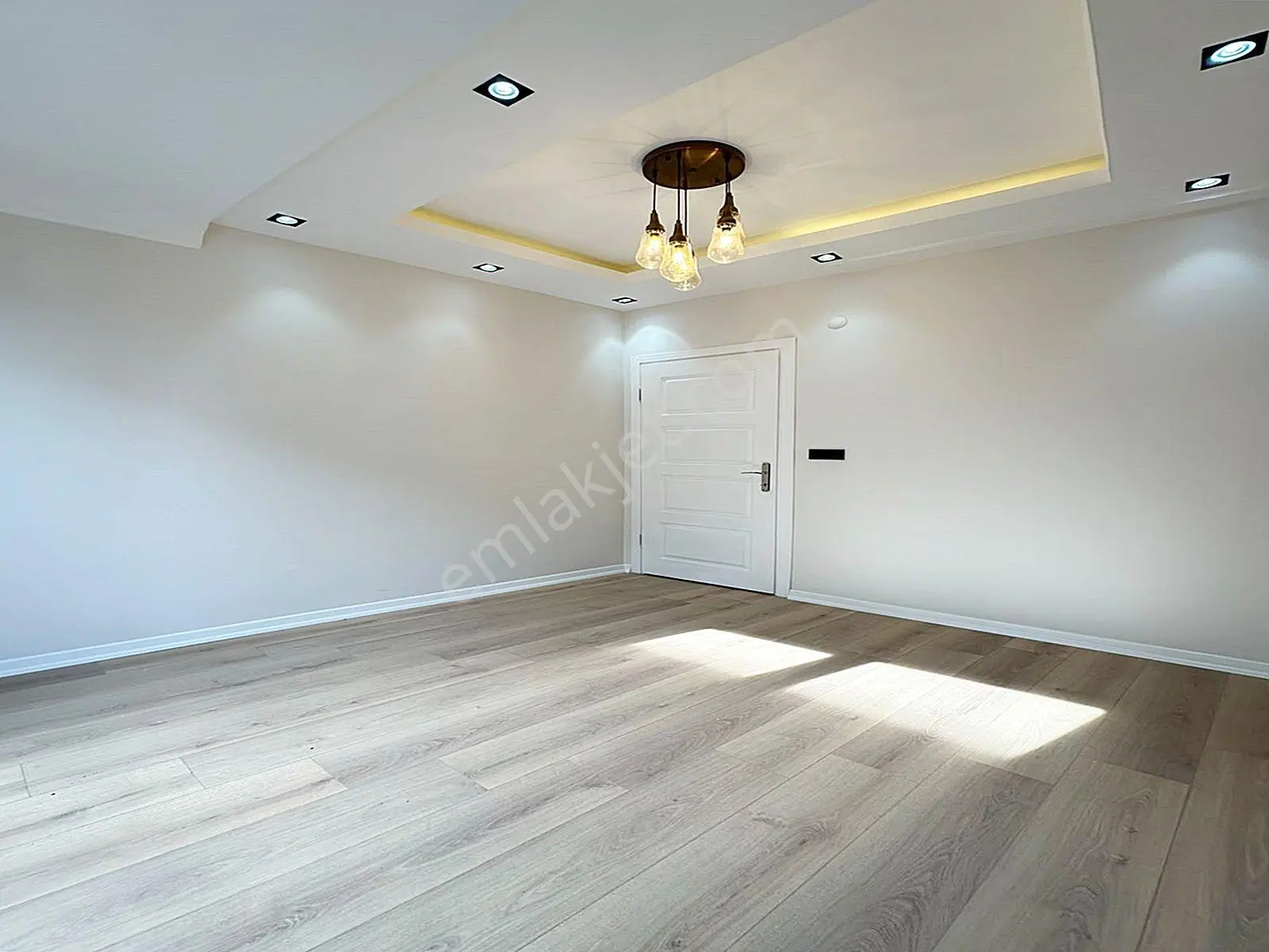 Metrobüse Yakın Tek Daire Üzeri Lüx Arakat 2+1 Satılık Daire!! — fotoğraf 19