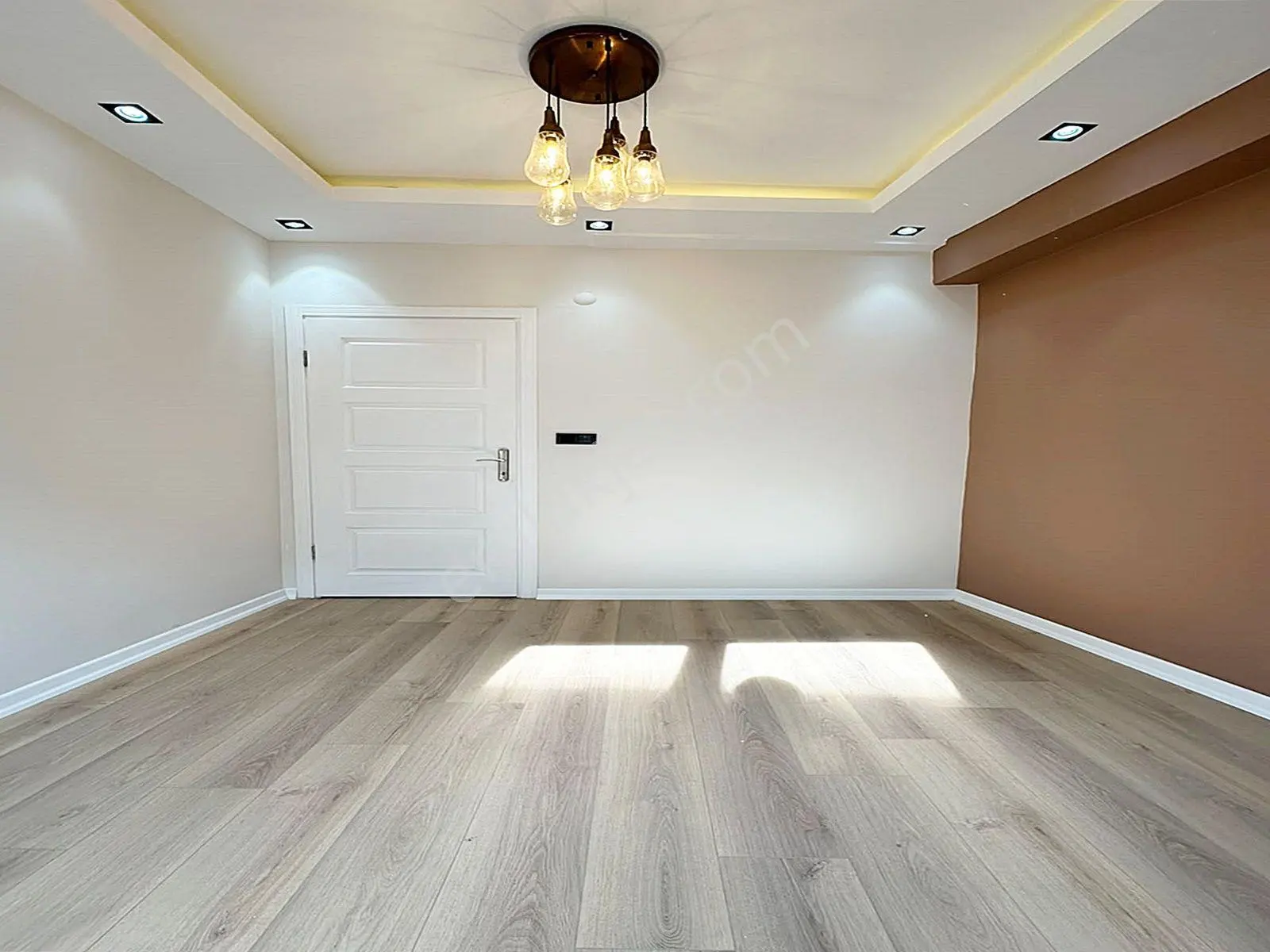 Metrobüse Yakın Tek Daire Üzeri Lüx Arakat 2+1 Satılık Daire!! — fotoğraf 20