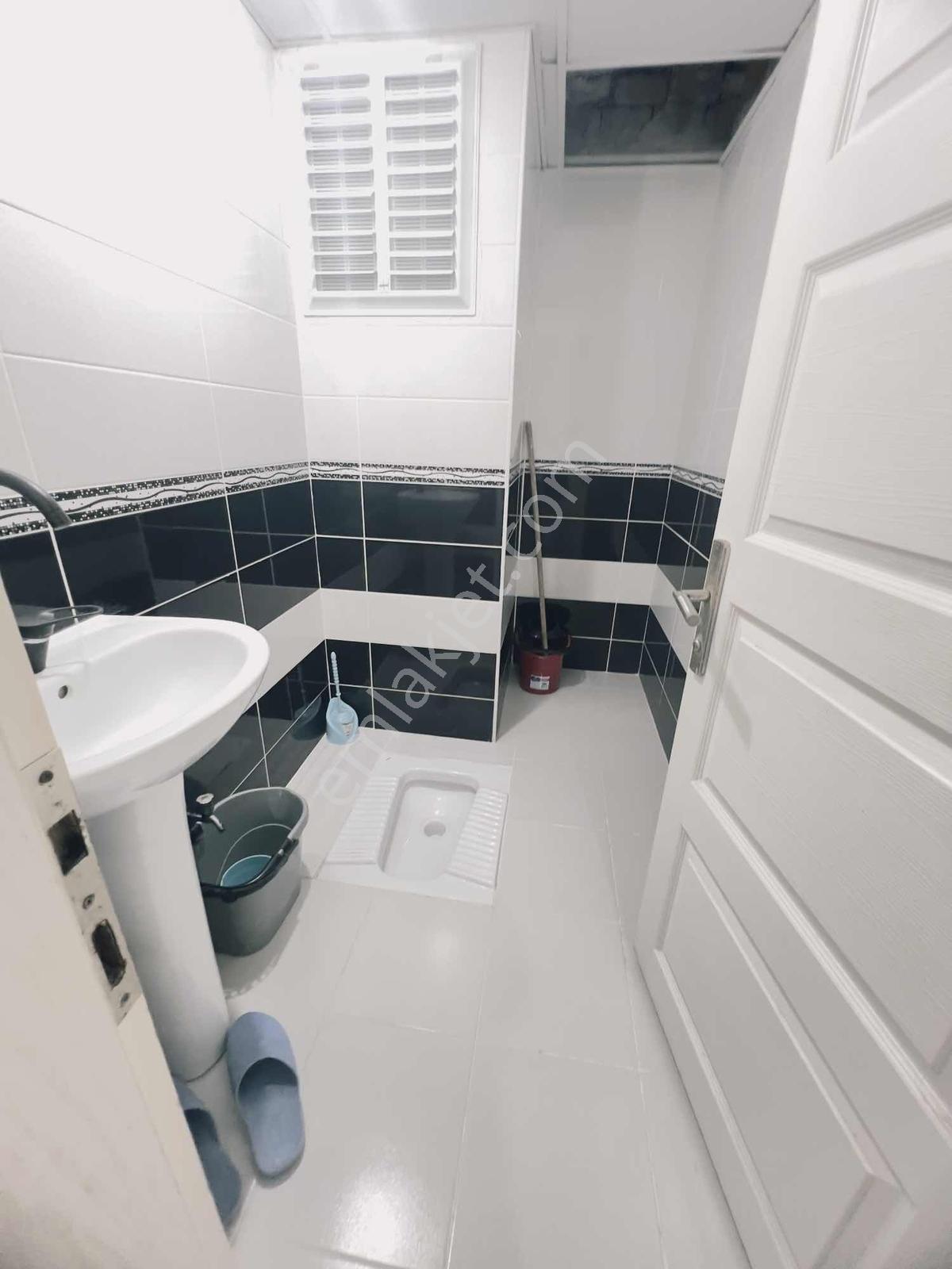 .bornova Caddesine Cephe Geniş Ferrah 3+1 — fotoğraf 4