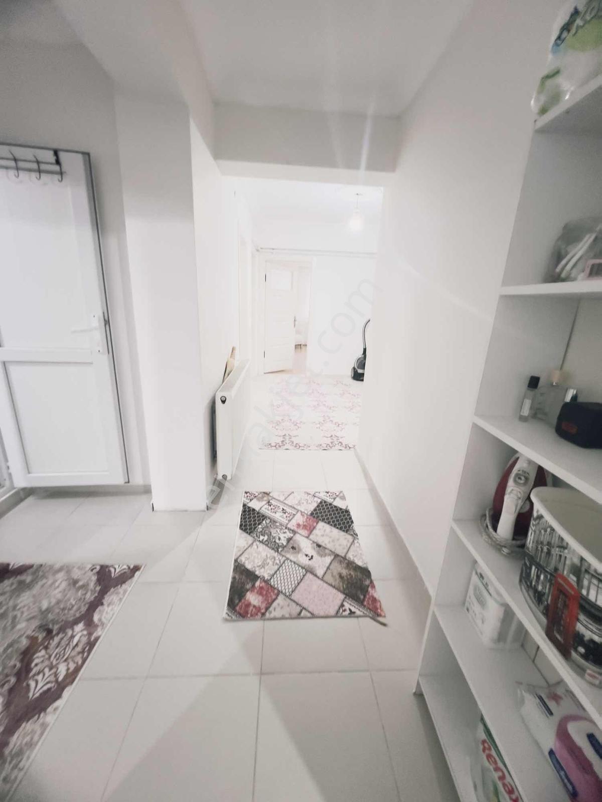 .bornova Caddesine Cephe Geniş Ferrah 3+1 — fotoğraf 6