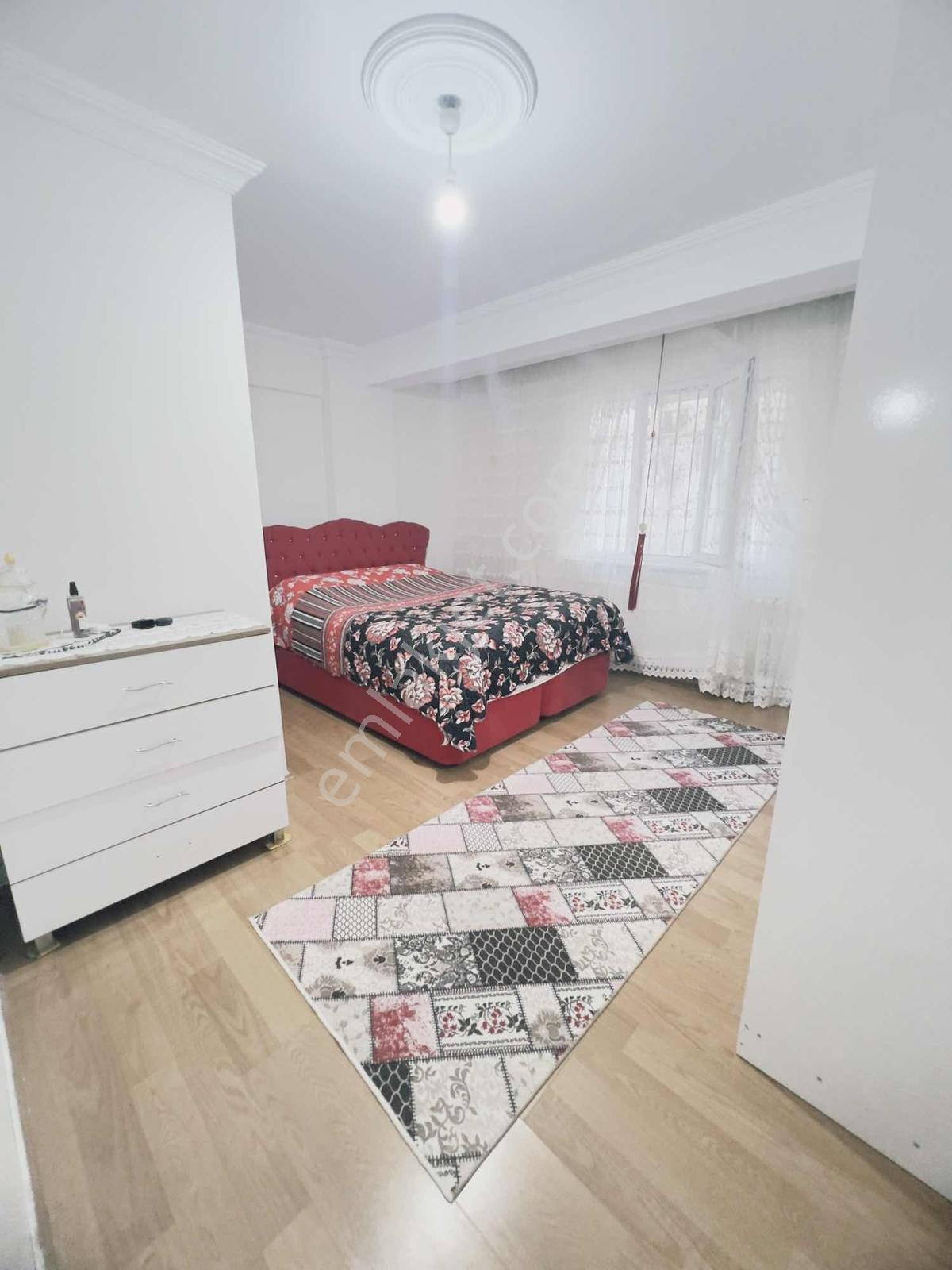 .bornova Caddesine Cephe Geniş Ferrah 3+1 — fotoğraf 8
