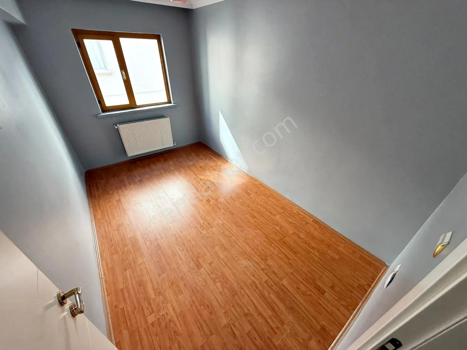 3+1 Cadde Üzeri Kök Tapu 2 Cam Balkonlu Merkezi Konumda Satılık — fotoğraf 16