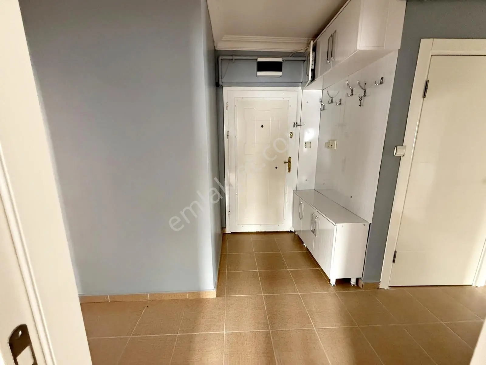 3+1 Cadde Üzeri Kök Tapu 2 Cam Balkonlu Merkezi Konumda Satılık — fotoğraf 24