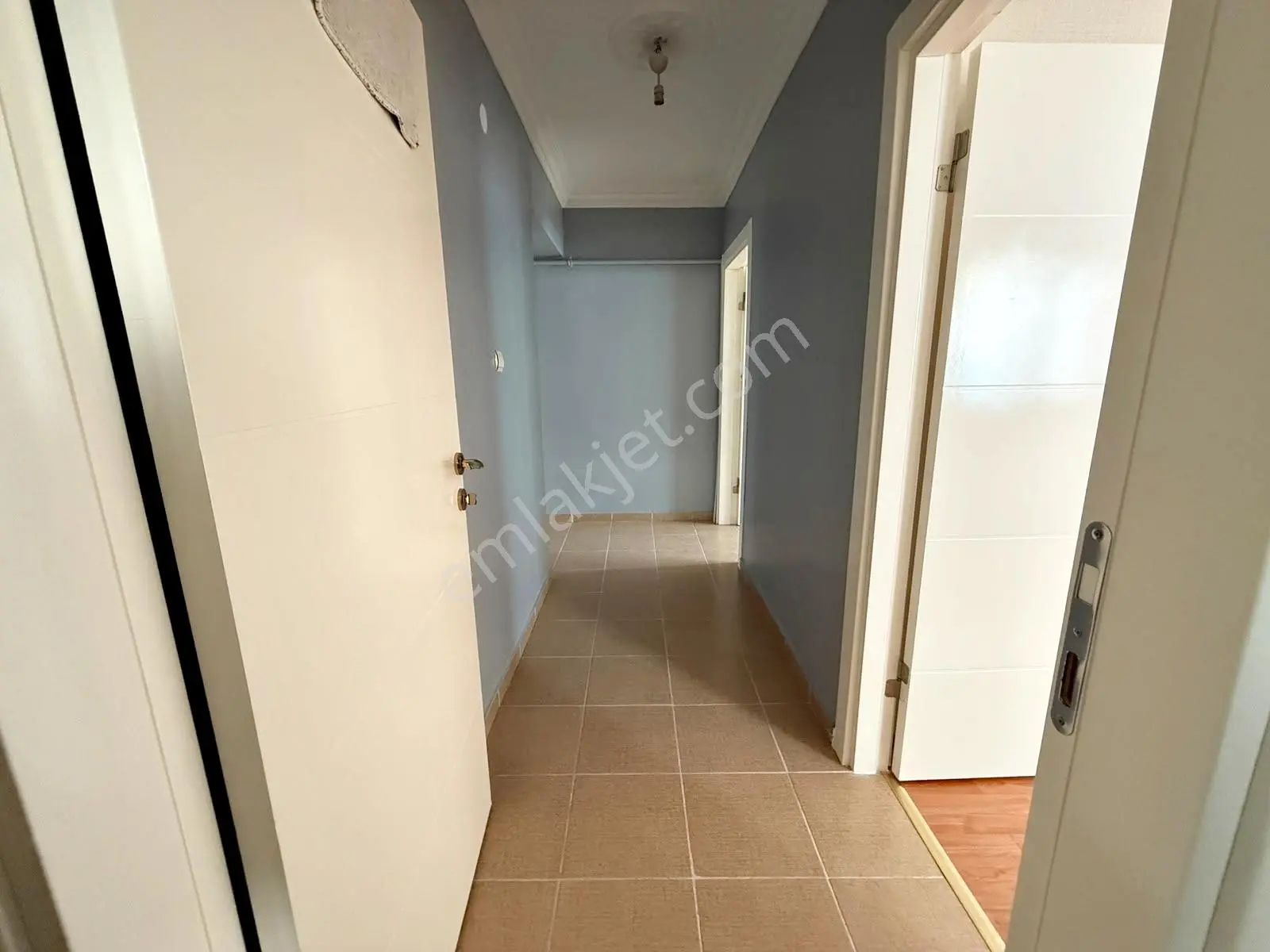 3+1 Cadde Üzeri Kök Tapu 2 Cam Balkonlu Merkezi Konumda Satılık — fotoğraf 28