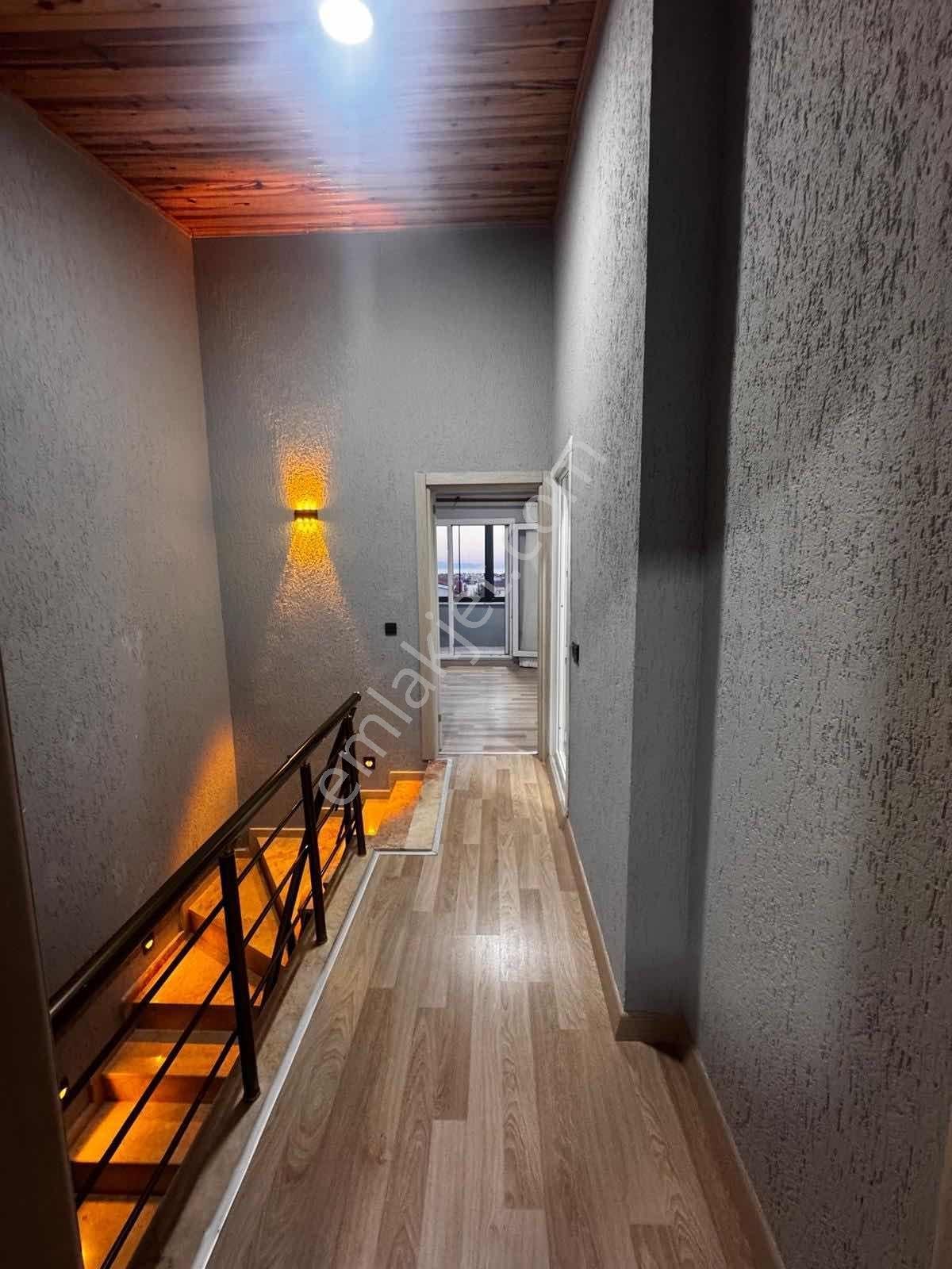 5 Yaşında 4+1 Lüks Villa | 200 M² Net | Kombili | Oturuma Hazır — fotoğraf 5