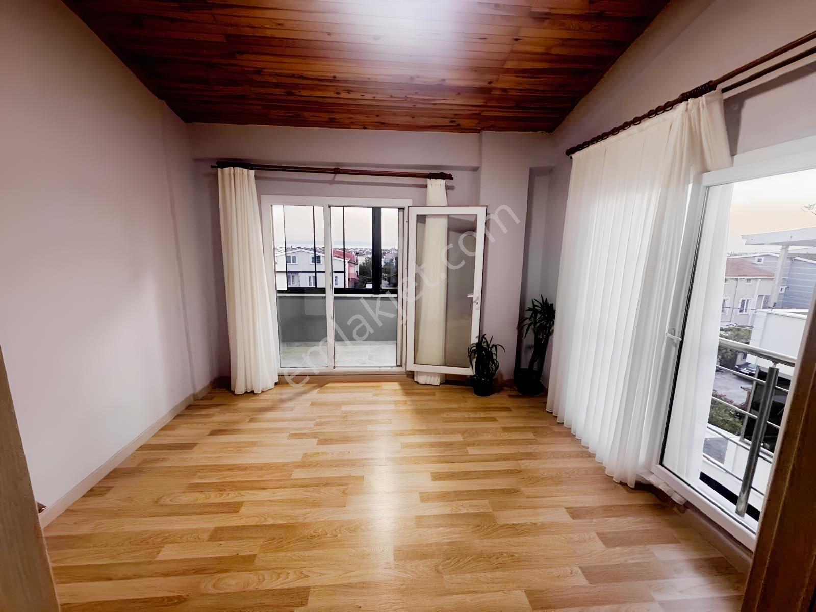 5 Yaşında 4+1 Lüks Villa | 200 M² Net | Kombili | Oturuma Hazır — fotoğraf 9