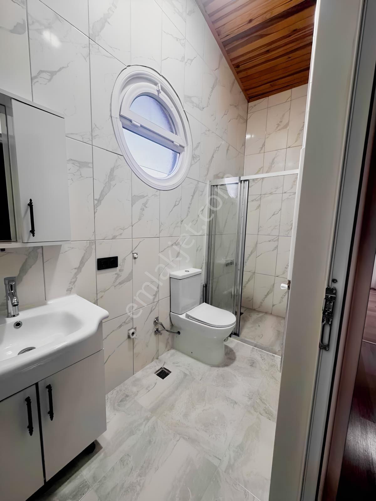 5 Yaşında 4+1 Lüks Villa | 200 M² Net | Kombili | Oturuma Hazır — fotoğraf 11