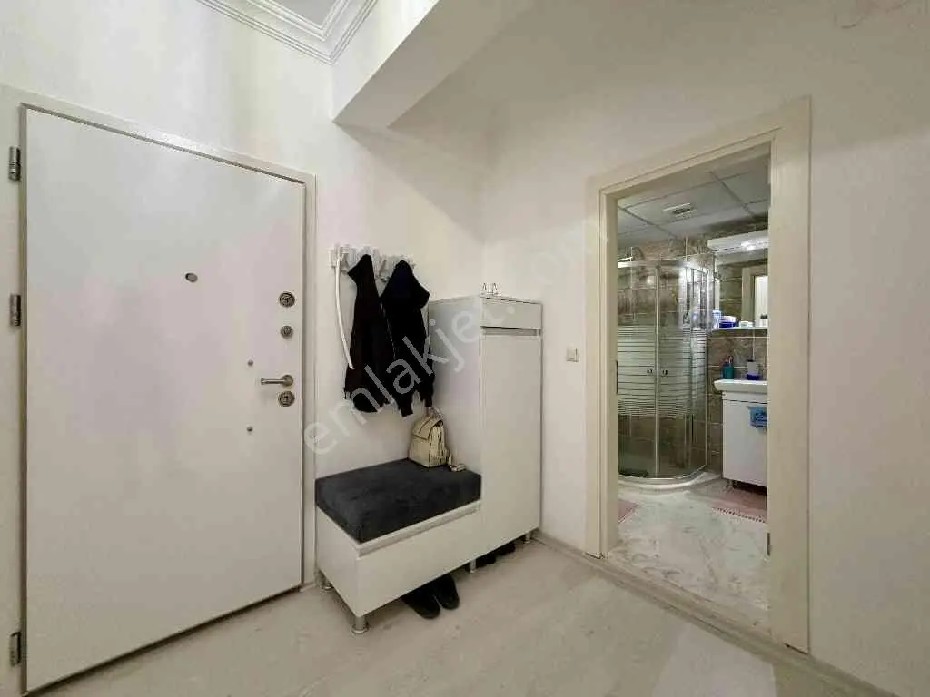 Kuşadasında Güvenlikli Site İçerisinde Deniz Manzaralı 1+1daire — fotoğraf 5