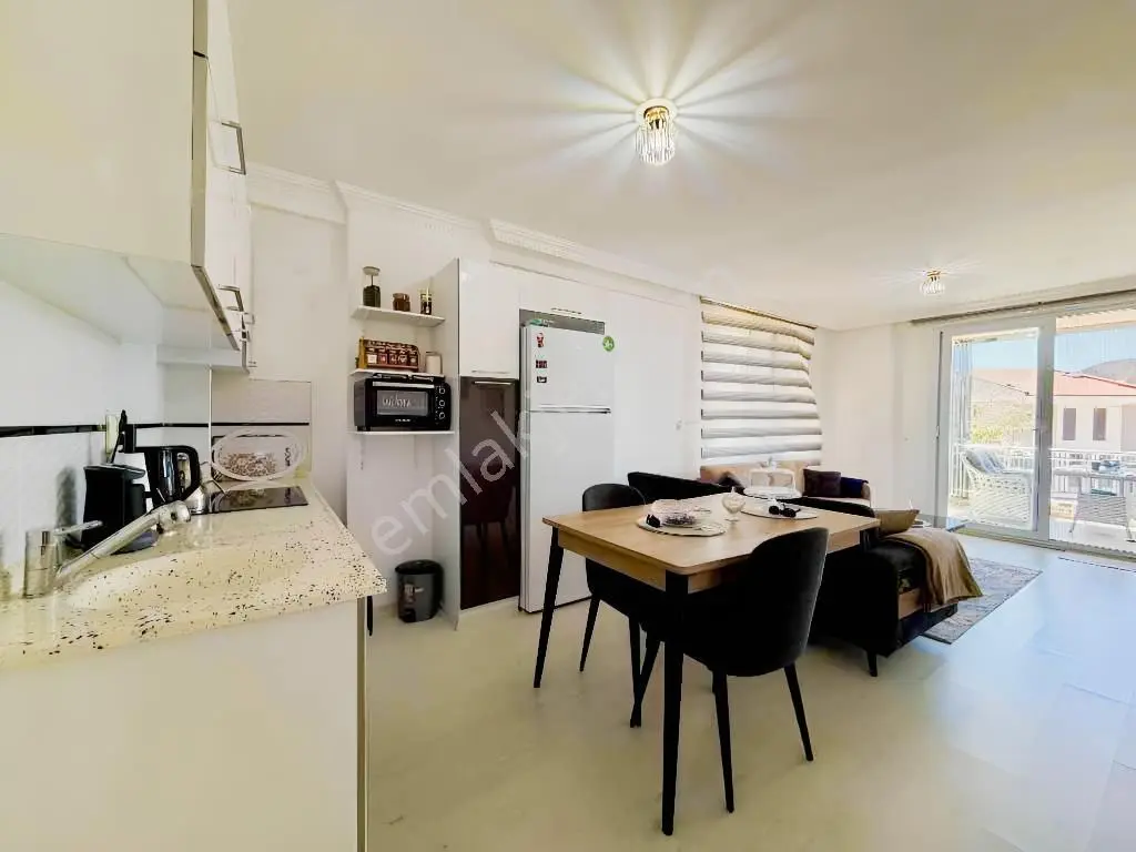 Kuşadasında Güvenlikli Site İçerisinde Deniz Manzaralı 1+1daire — fotoğraf 8