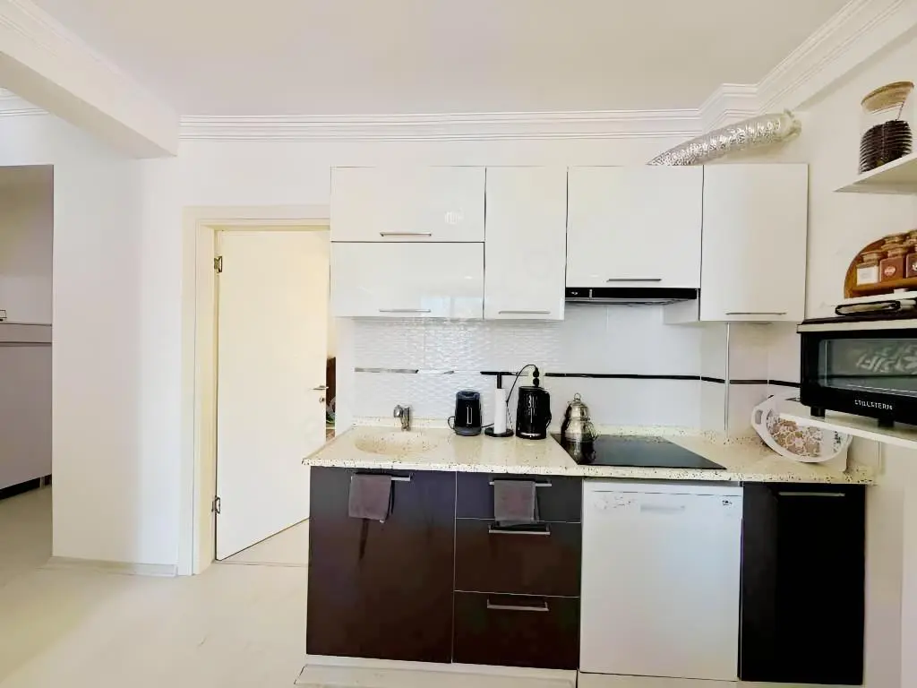 Kuşadasında Güvenlikli Site İçerisinde Deniz Manzaralı 1+1daire — fotoğraf 11