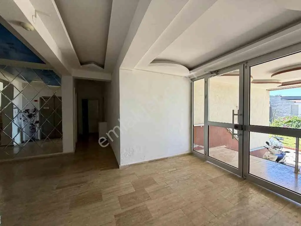 Kuşadasında Güvenlikli Site İçerisinde Deniz Manzaralı 1+1daire — fotoğraf 27