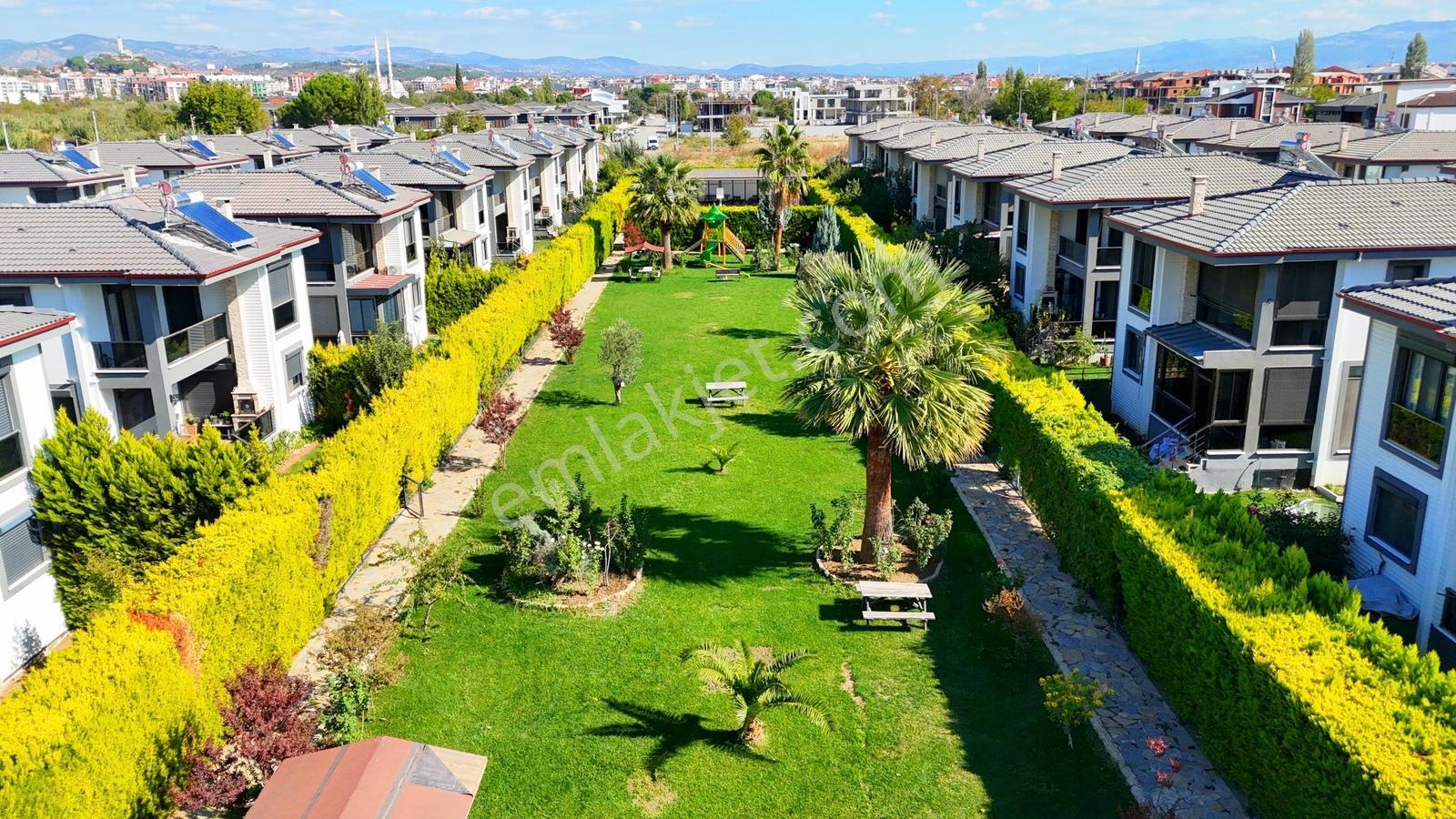 Vahdet'ten Yetkili Edremt'in Seçkin Villa Sitesine 5 +1 Müstakil — fotoğraf 2