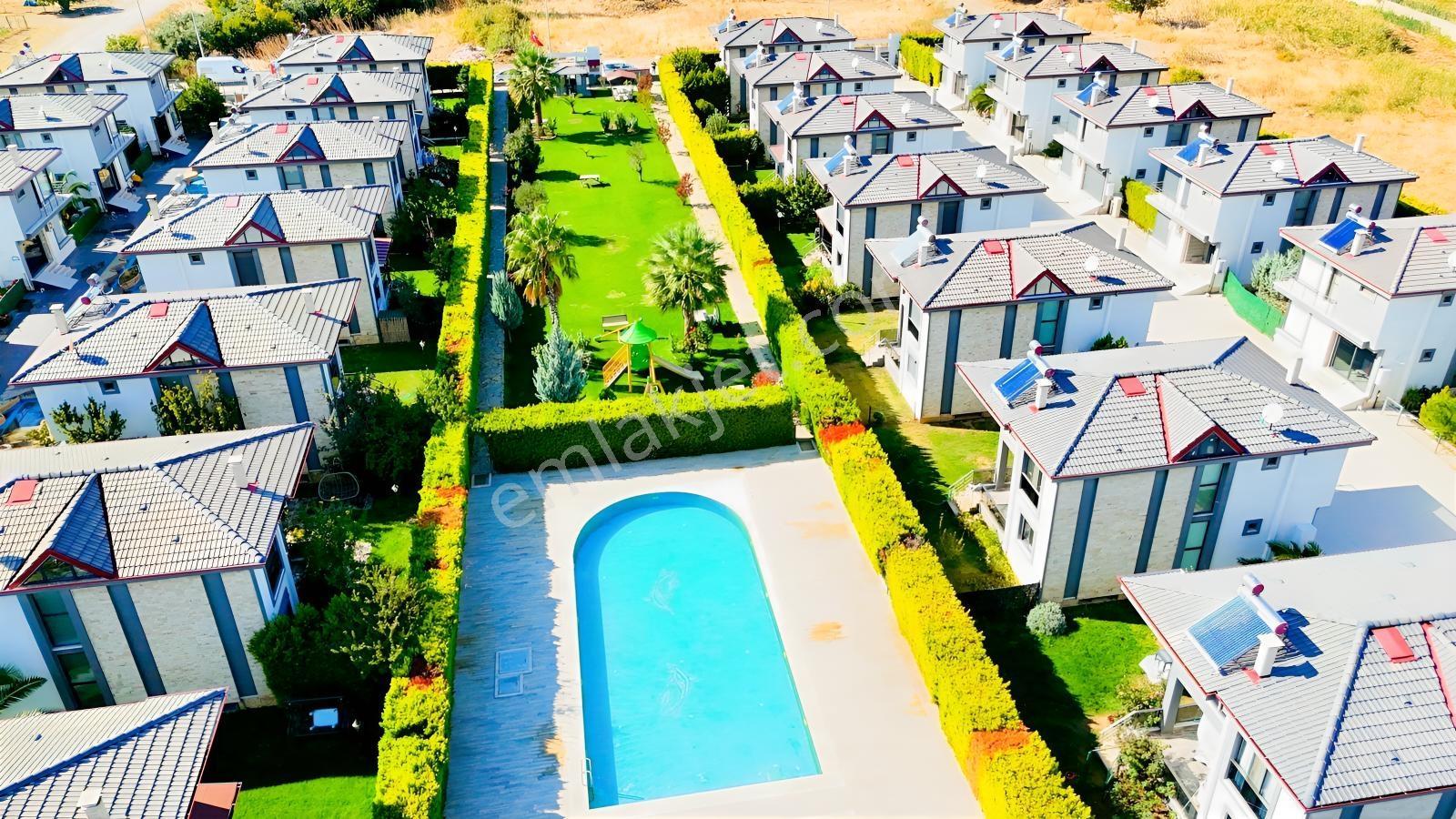 Vahdet'ten Yetkili Edremt'in Seçkin Villa Sitesine 5 +1 Müstakil — fotoğraf 7