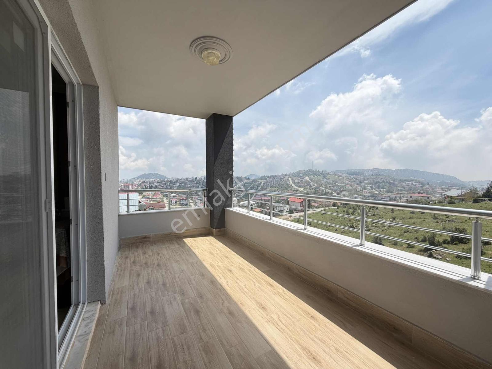 Arveden Doğa İle İç İçe Teraslı Bahçeli Komple Satılık Ev — fotoğraf 28