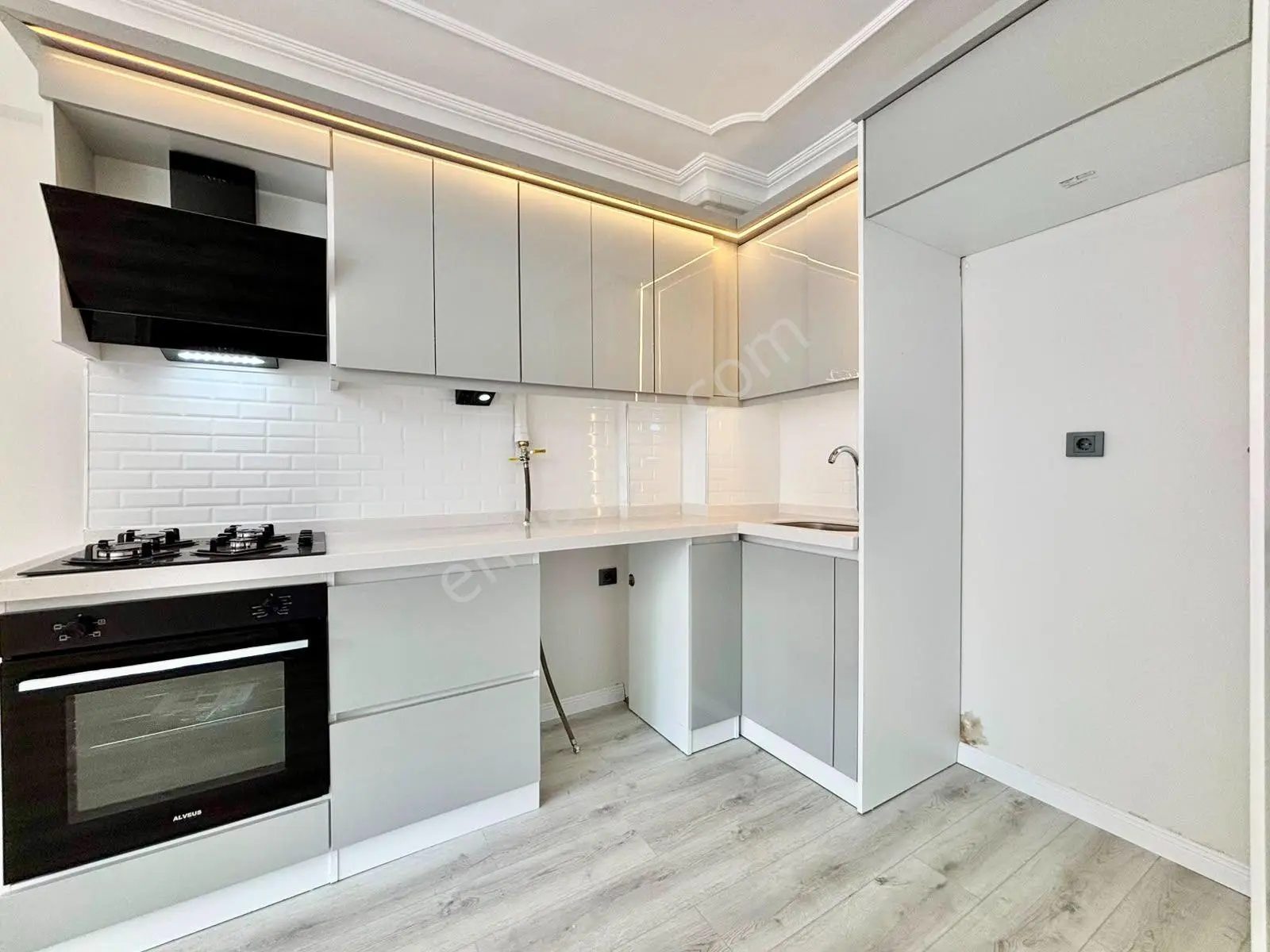 ꧁ay Emlak'tan꧂ikizçay'da Arakat Ön Cephe Denize 300 Metre Kombili Satılık 3+1 İç...