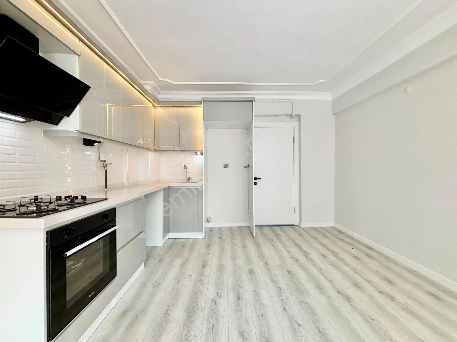 ꧁ay Emlak'tan꧂ikizçay'da Arakat Ön Cephe Denize 300 Metre Kombili Satılık 3+1 İçi Yenilenmiş Daire — fotoğraf 5