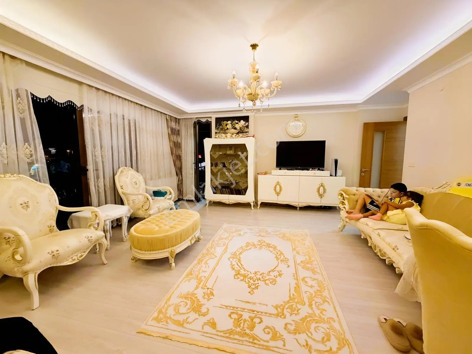 Remax Anka Güvencesiyle Eşyalı Satılık 3+1 Sadece Mükemmel !!! — fotoğraf 9