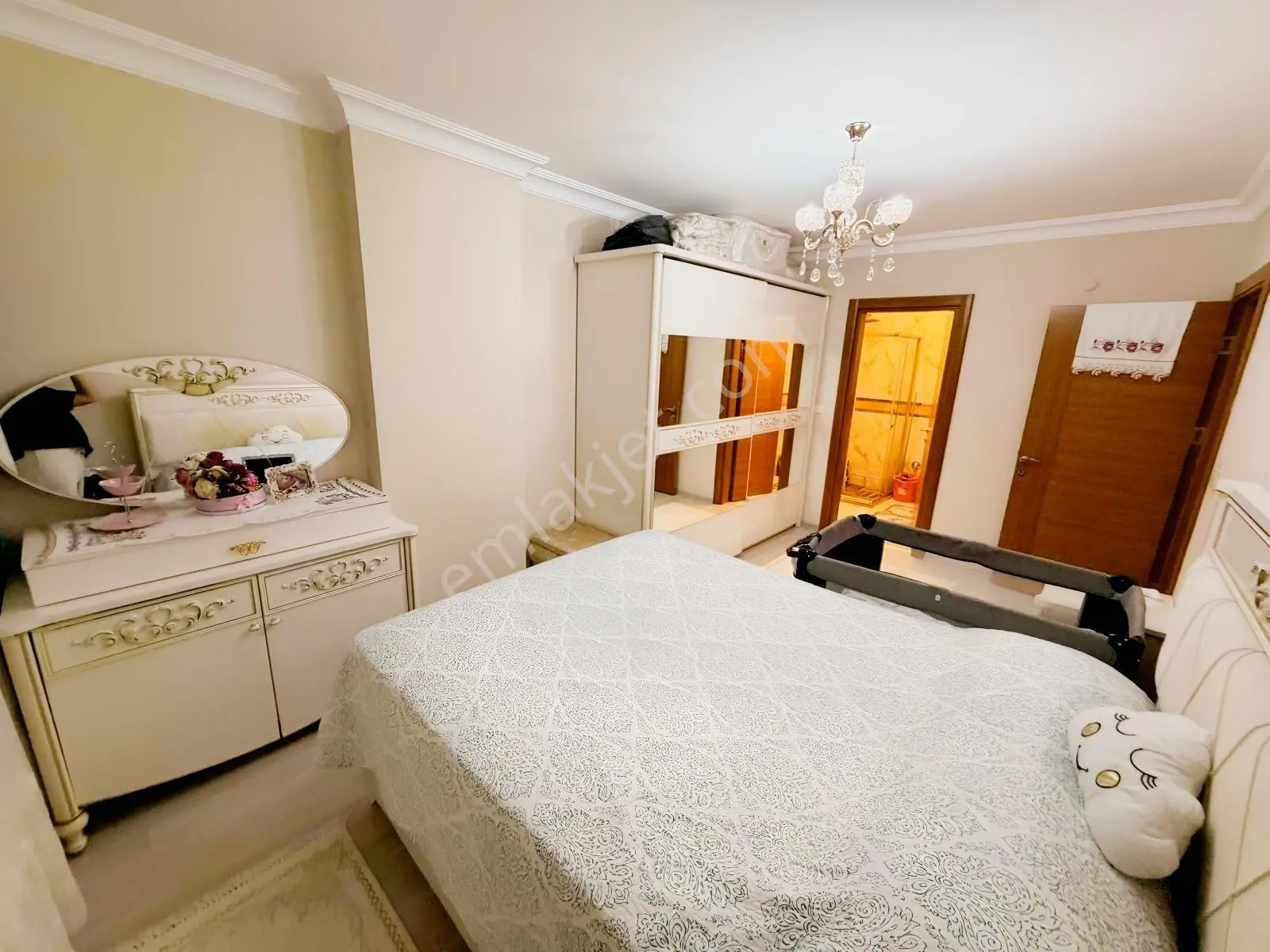 Remax Anka Güvencesiyle Eşyalı Satılık 3+1 Sadece Mükemmel !!! — fotoğraf 25