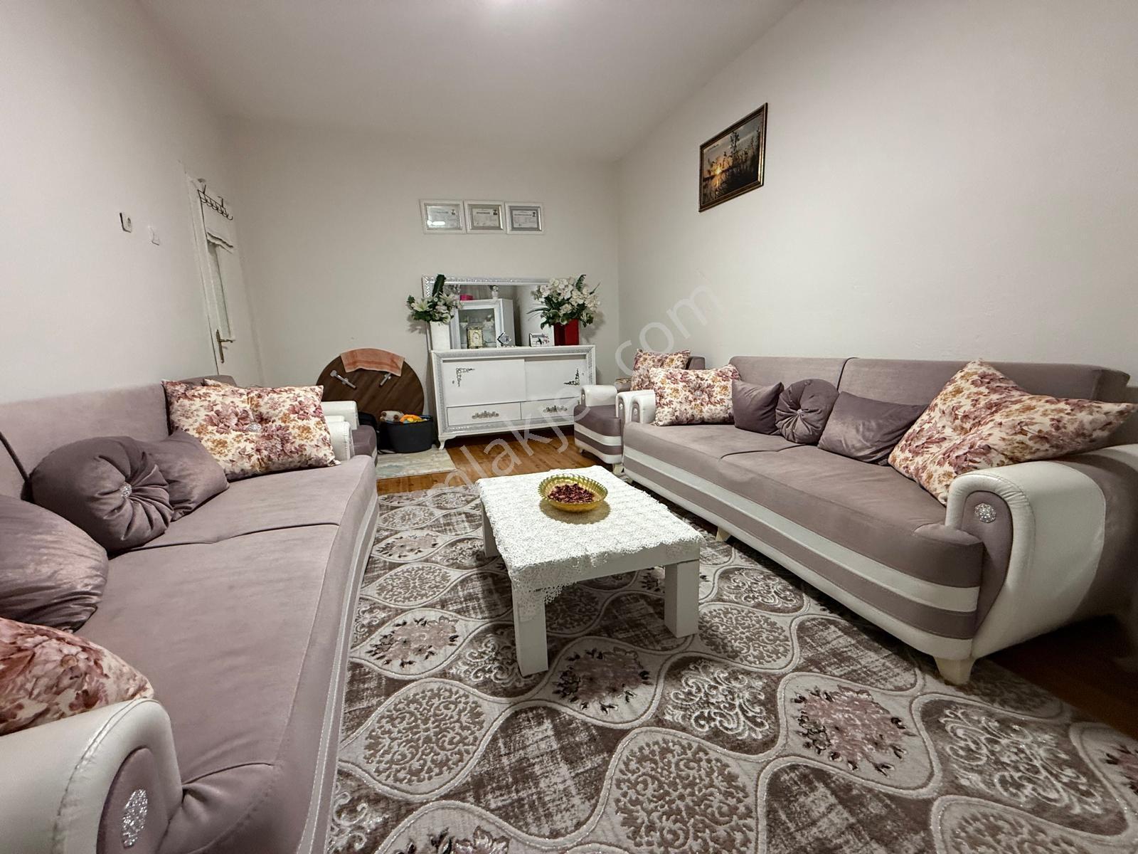 Binkonutlar Mah. Safahat Cad. Üzerinde Satılık 3+1 Daire — fotoğraf 3