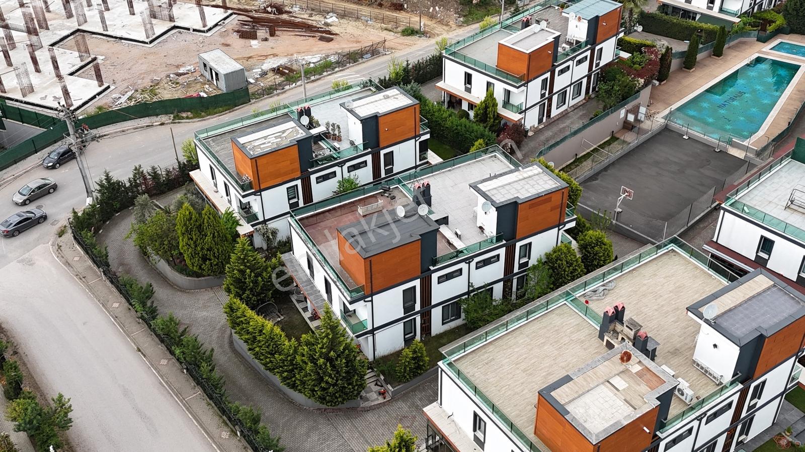 Cb Mark'Tan 5+1 Satılık Site İçi Özel Tasarım Triplex Villa