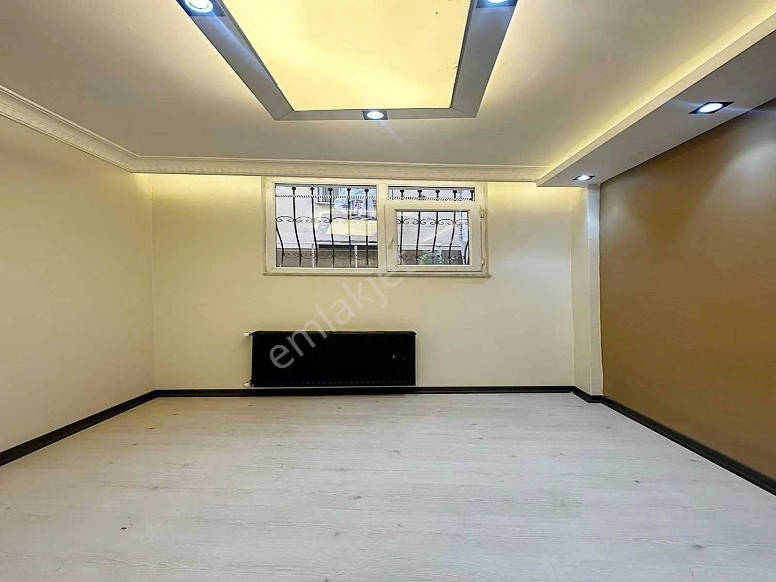 Metrobüse Yürüme Mesafesinde Full Dekorlu Giriş 2+1 Daire!!! — fotoğraf 3