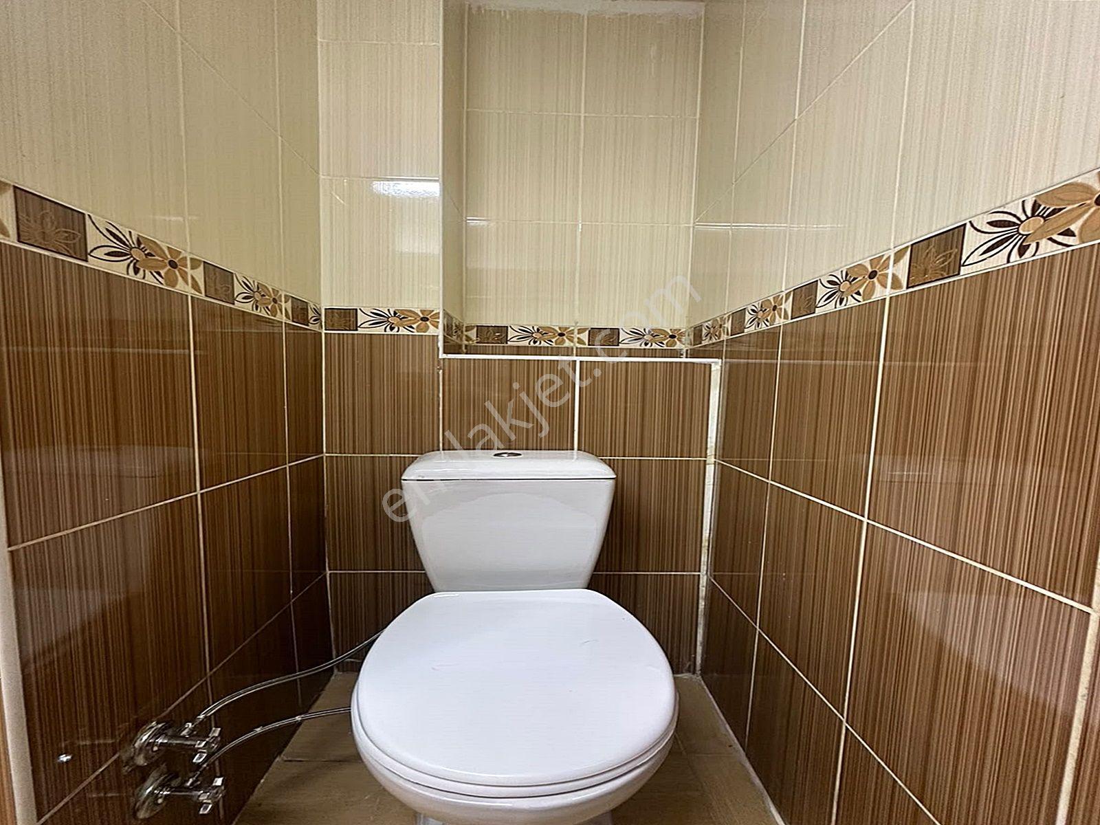 Metrobüse Yürüme Mesafesinde Full Dekorlu Giriş 2+1 Daire!!! — fotoğraf 22